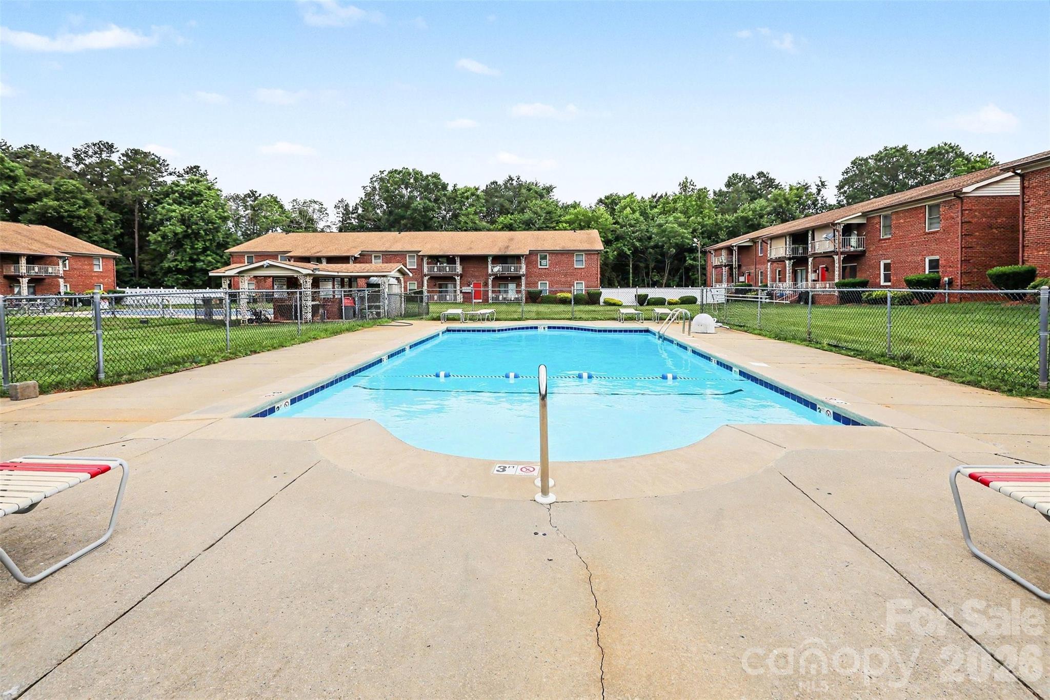 121 Carriage House Dr, Kannapolis, NC 28081