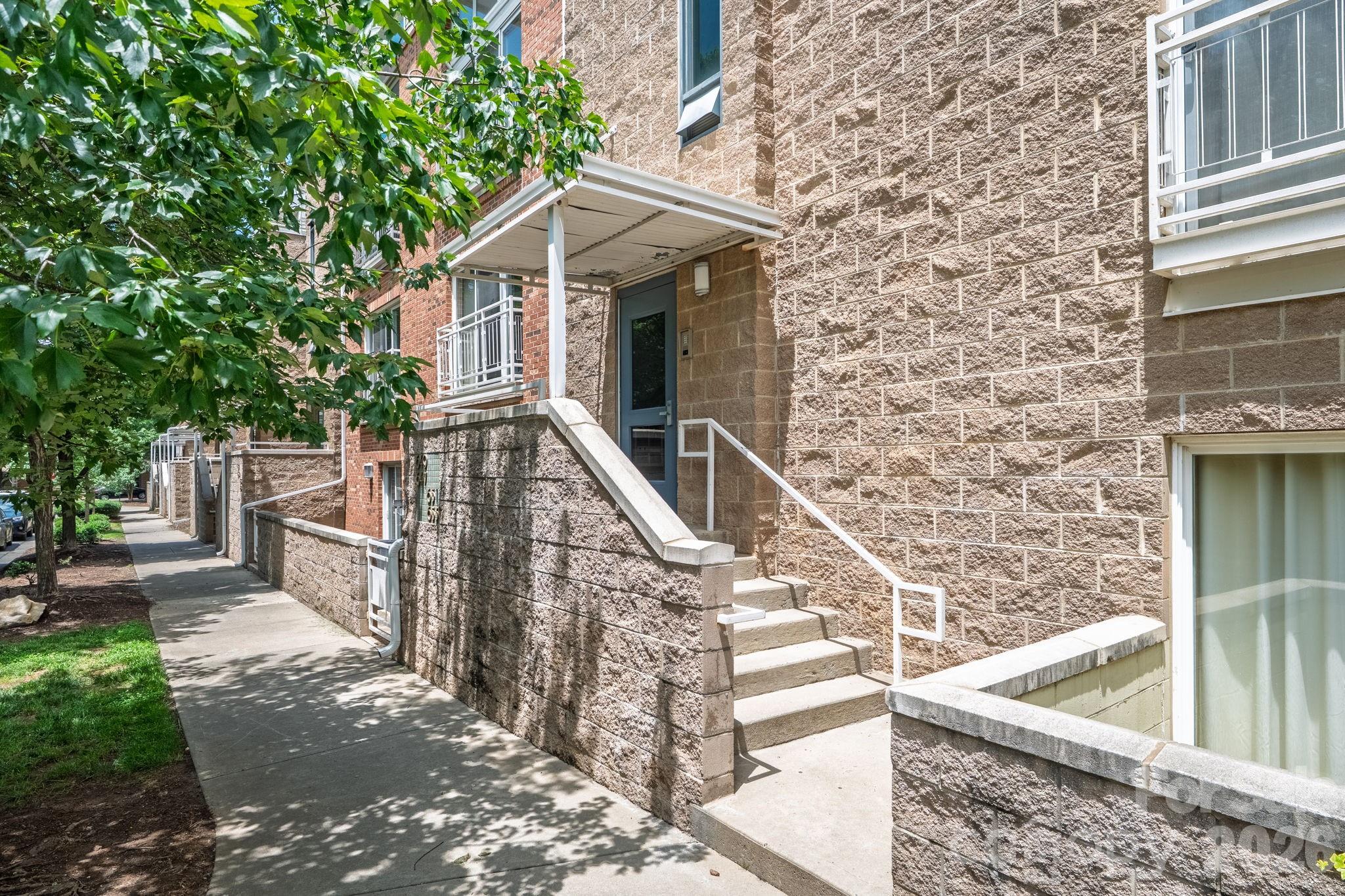 649 Raphael Pl, Charlotte, NC 28205