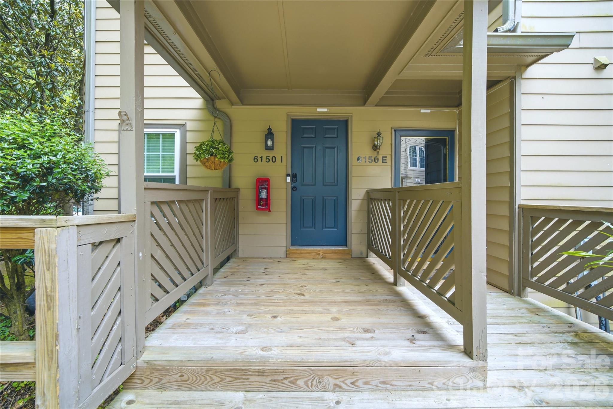 6150 Gray Gate Ln #i, Charlotte, NC 28210
