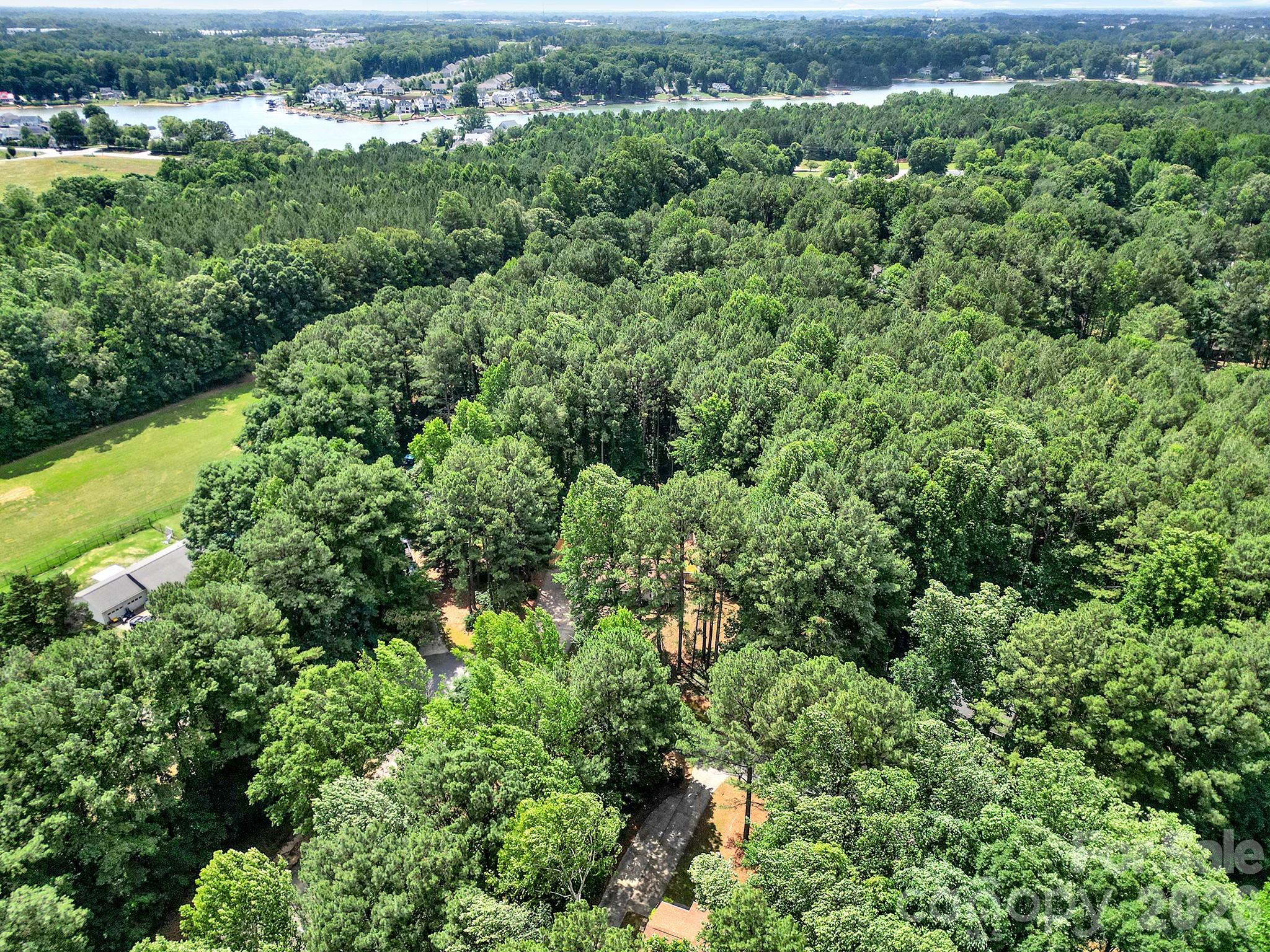 123 Greentree Dr, Mooresville, NC 28117