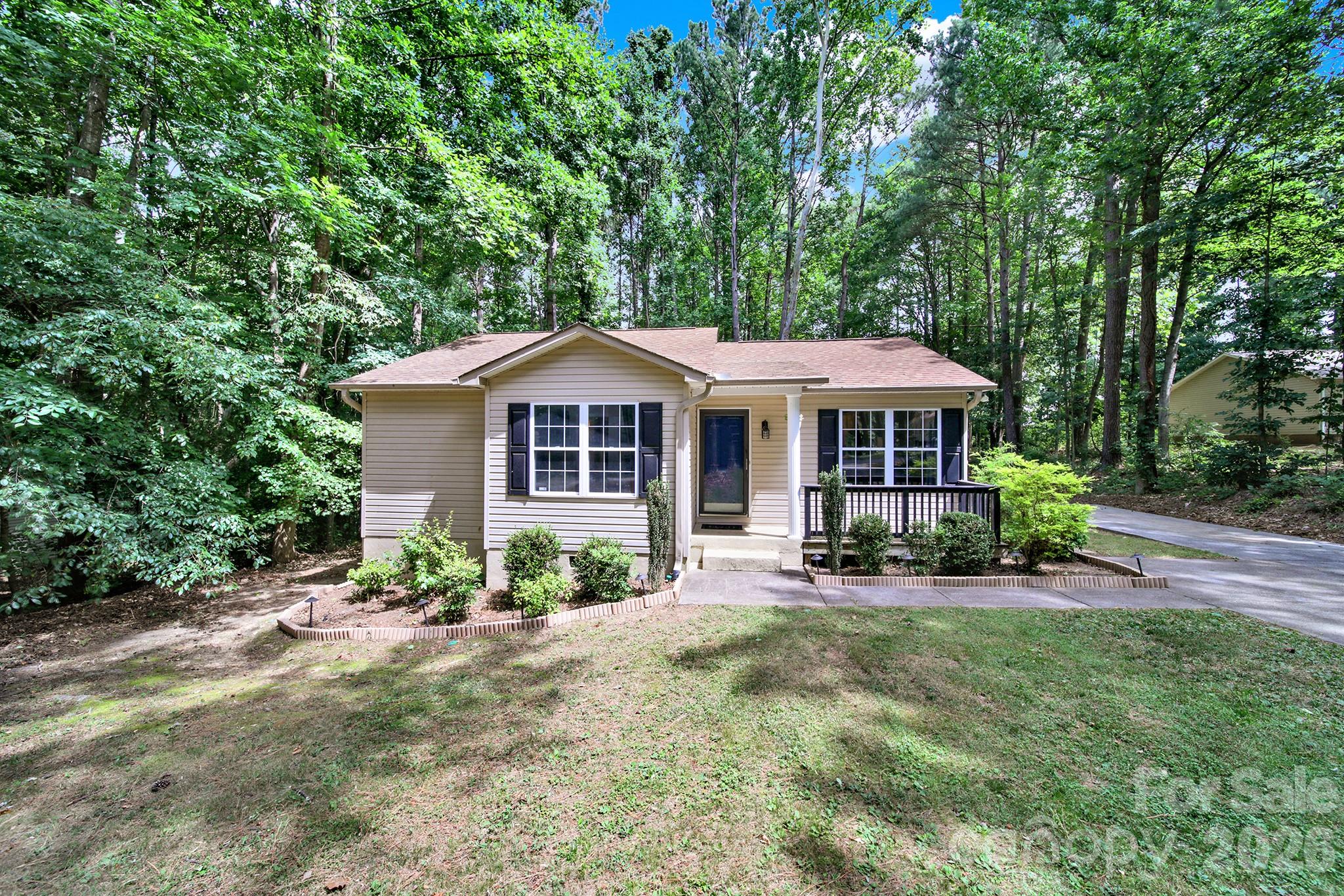 123 Greentree Dr, Mooresville, NC 28117