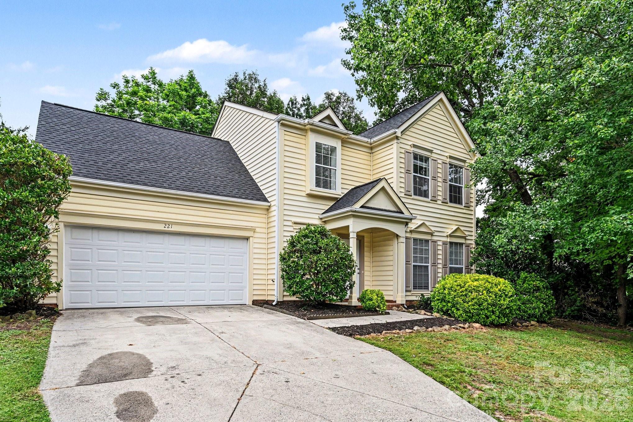 221 Aylesbury Ln, Indian Trail, NC 28079