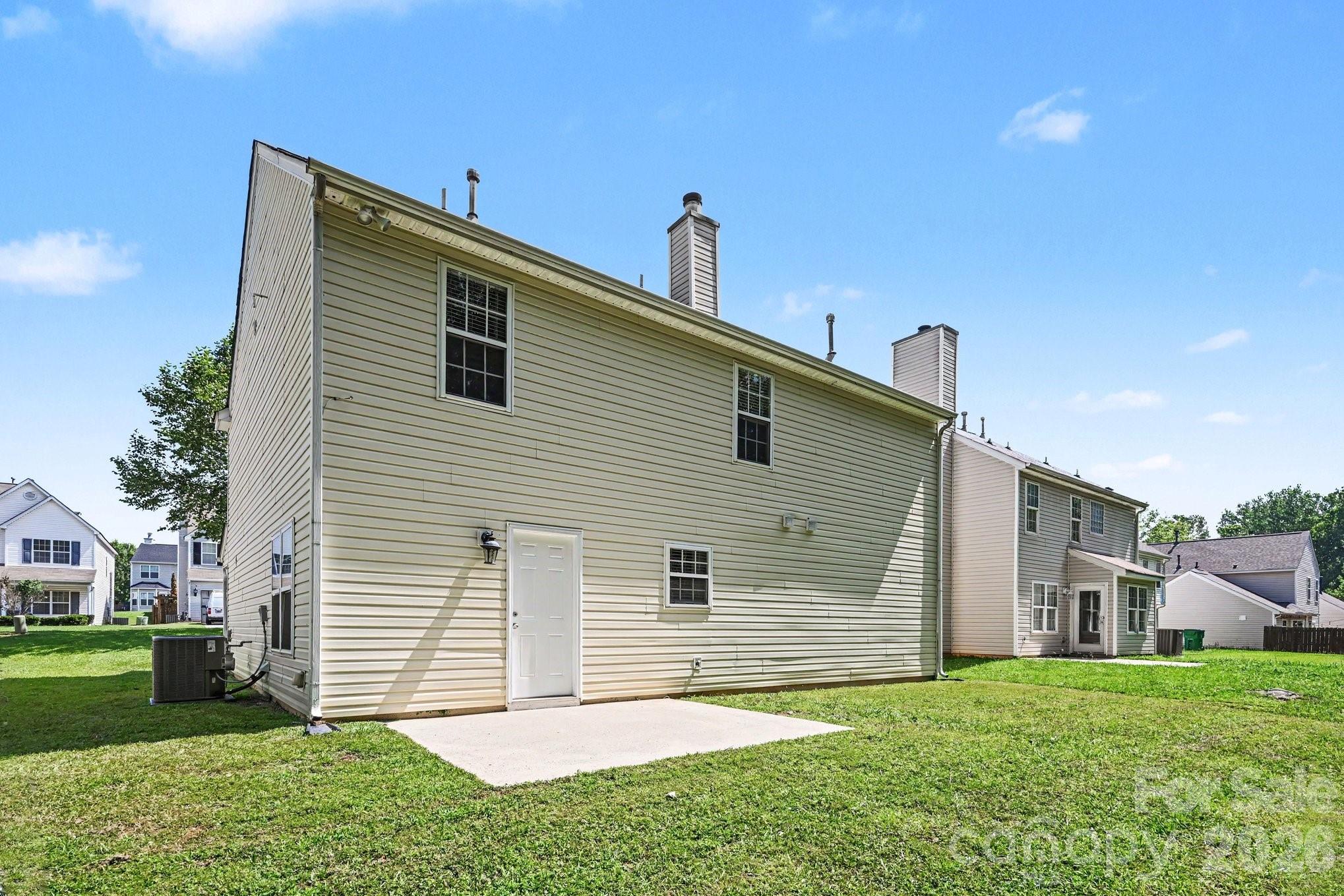 8621 Berrybrook Ln, Charlotte, NC 28269