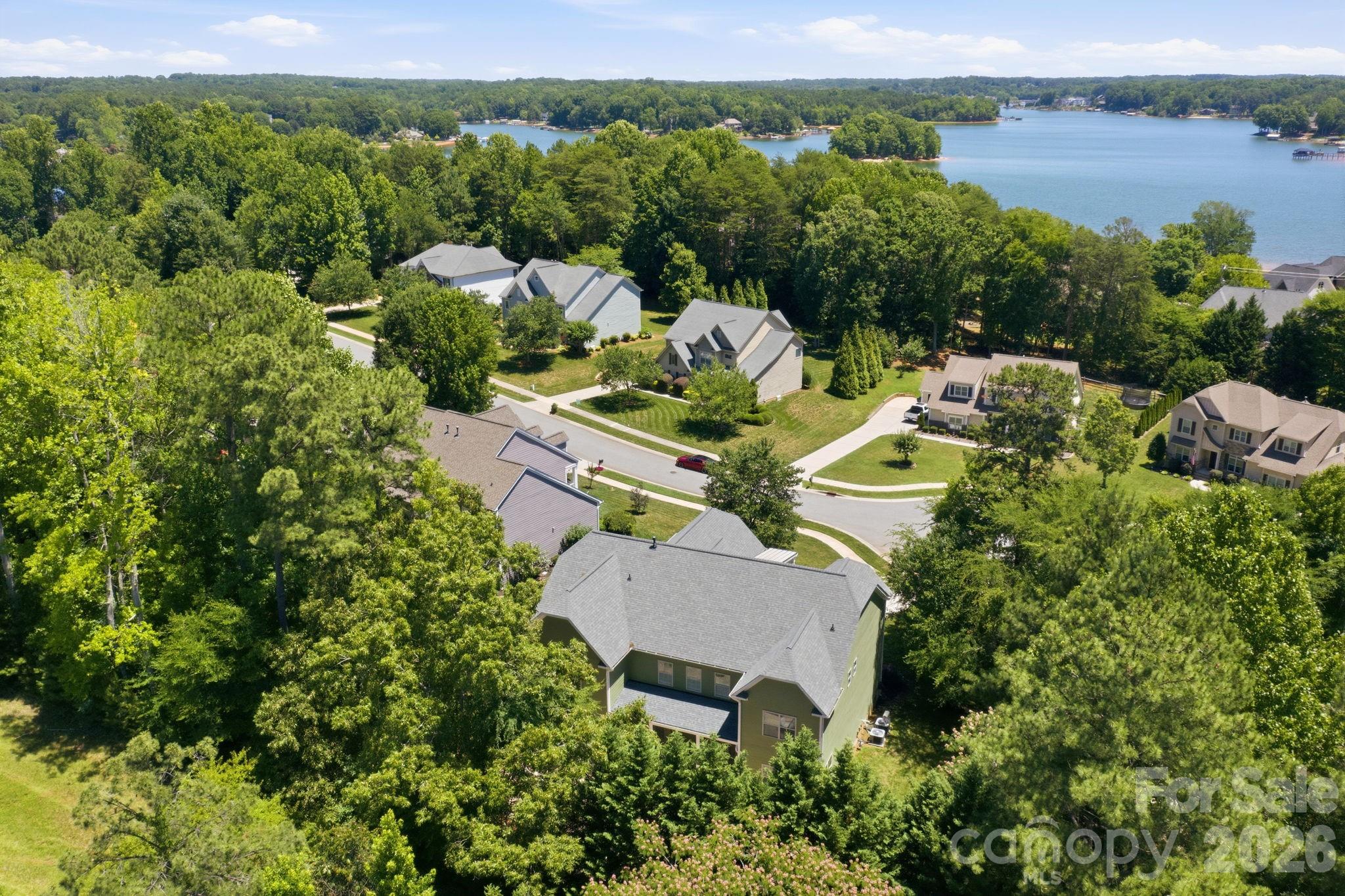 130 Lakeshore Hills Dr, Mooresville, NC 28117
