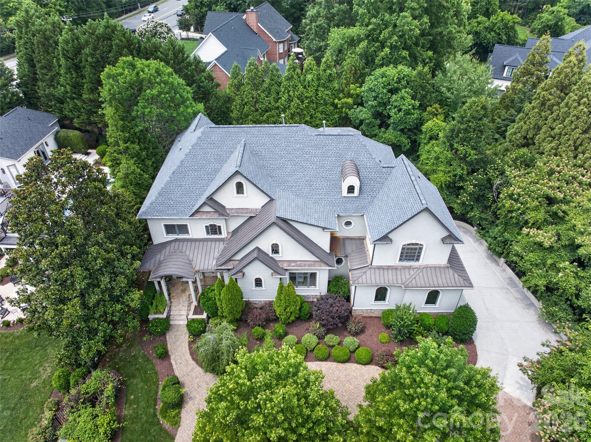 2132 Foxcroft Woods Ln, Charlotte, NC 28211