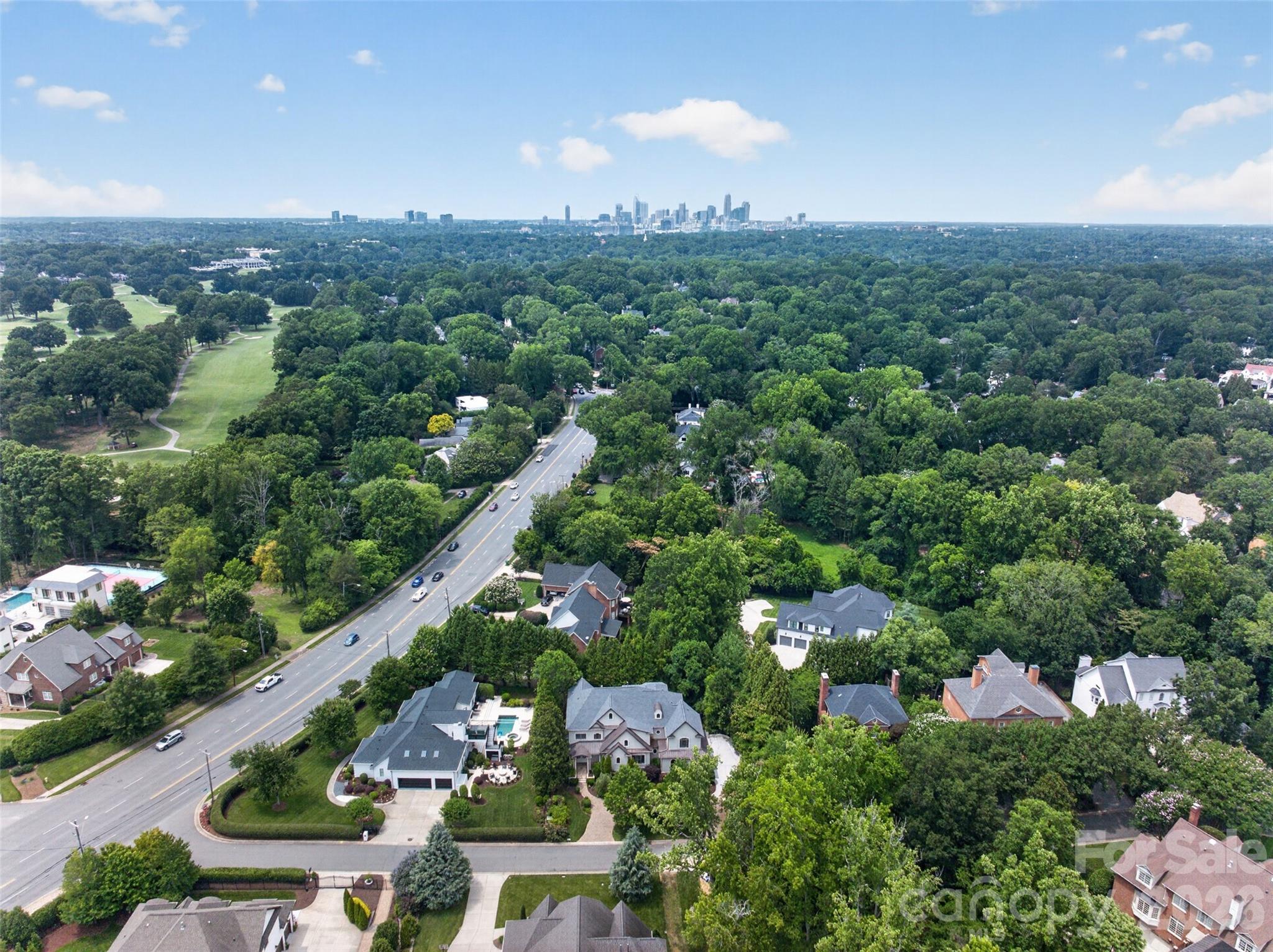 2132 Foxcroft Woods Ln, Charlotte, NC 28211