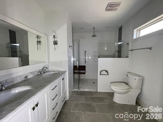 1512 Ivey Dr, Charlotte, NC 28205