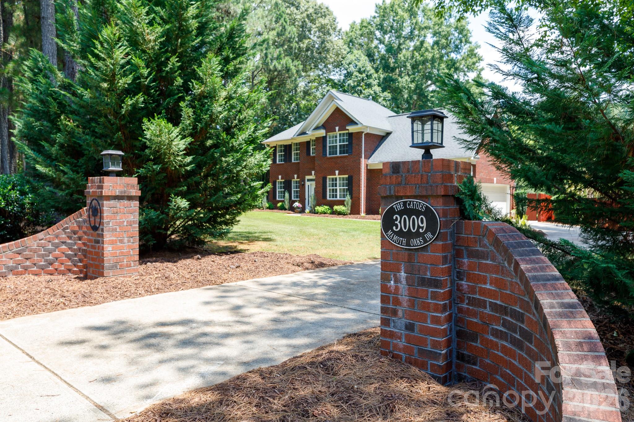3009 Mamoth Oak Dr, Lancaster, SC 29720