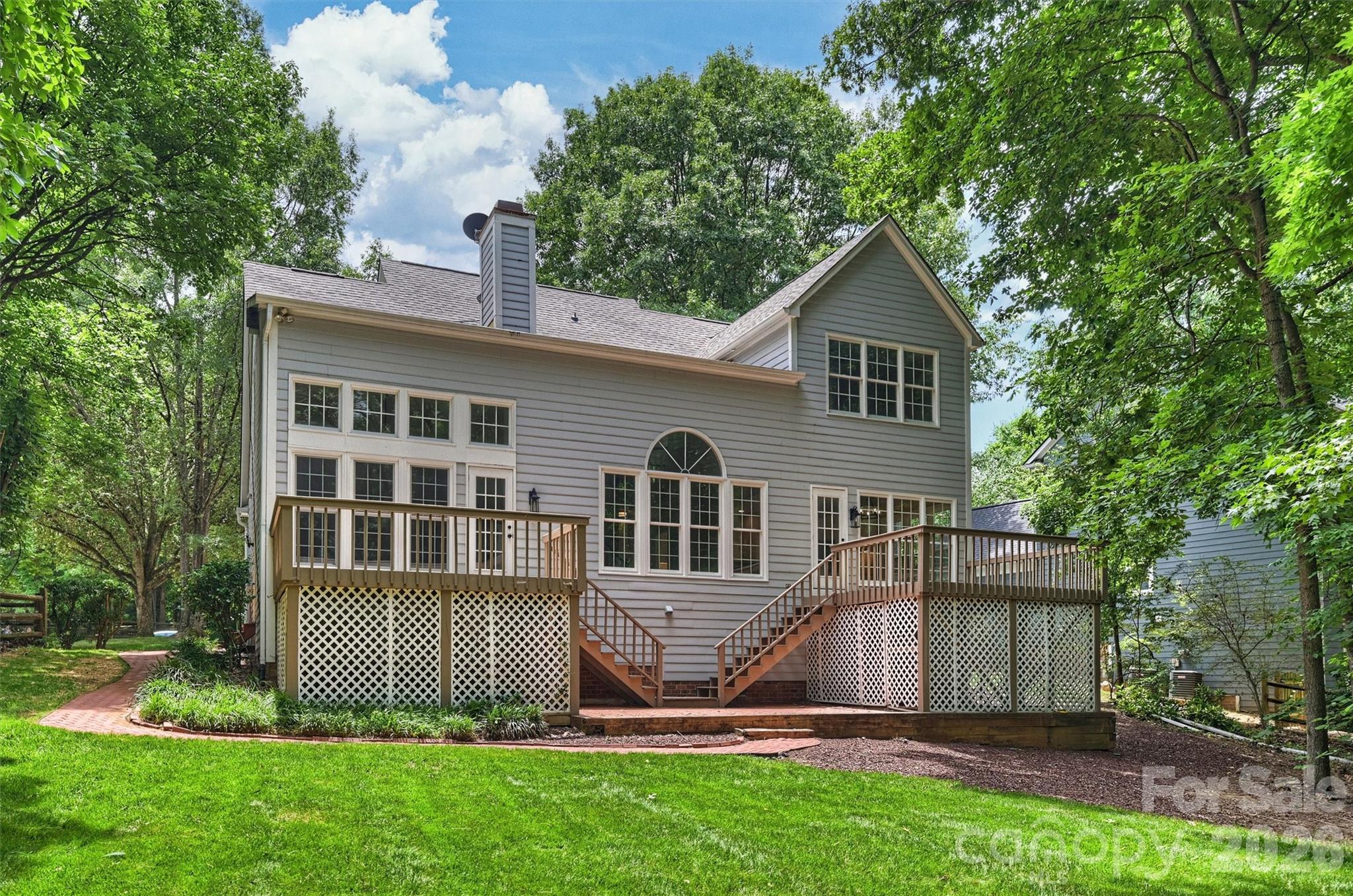5317 Fairvista Dr, Charlotte, NC 28269