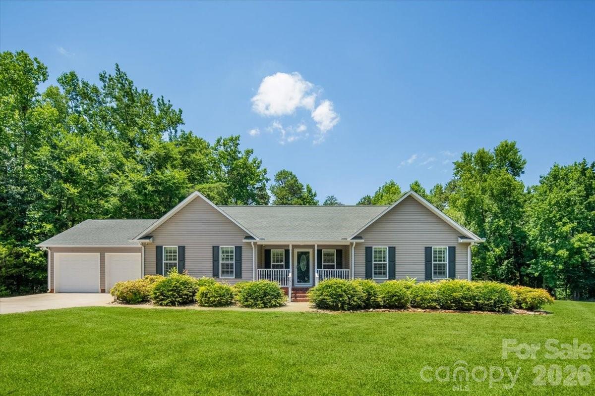1512 Kinglet Dr, York, SC 29745