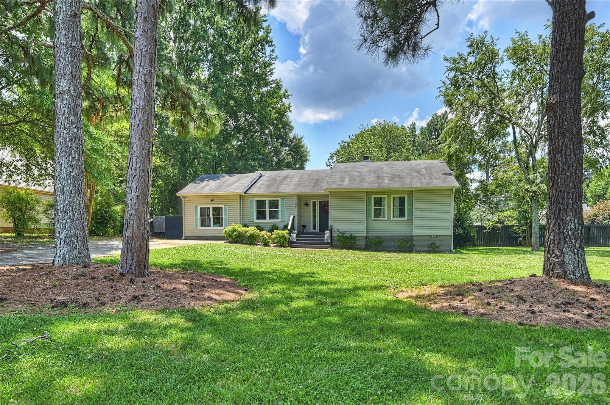 1621 Brook Dr, Fort Mill, SC 29708