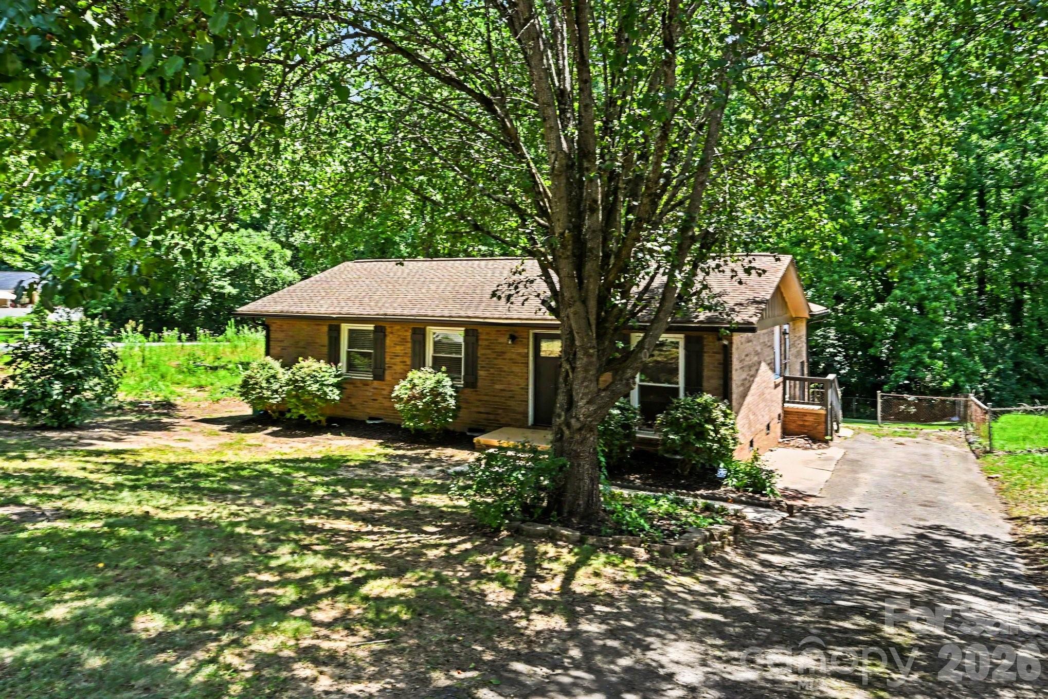 1126 Claremont Rd, Charlotte, NC 28214