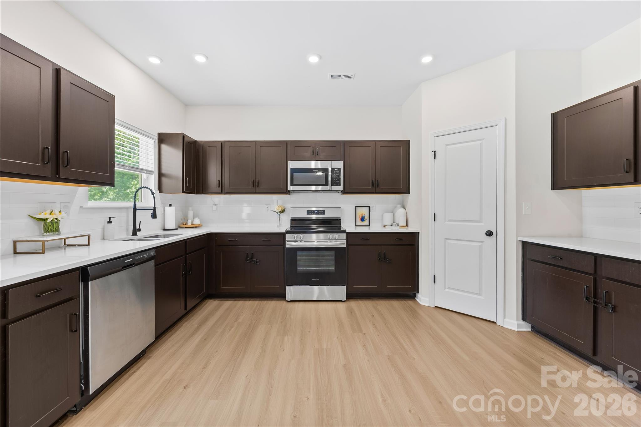 6230 Gala Ln, Charlotte, NC 28215