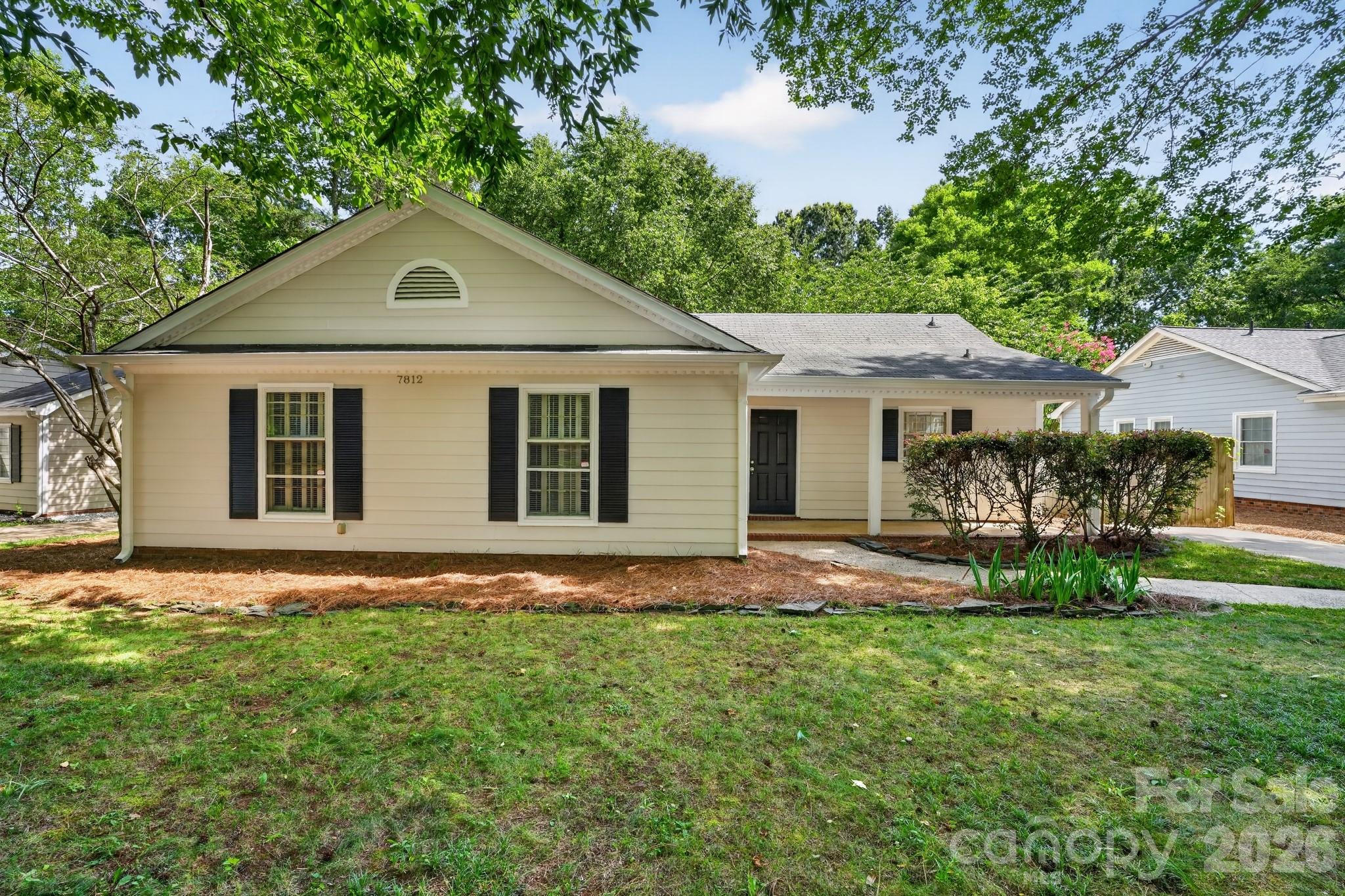 7812 Surreywood Pl, Charlotte, NC 28270