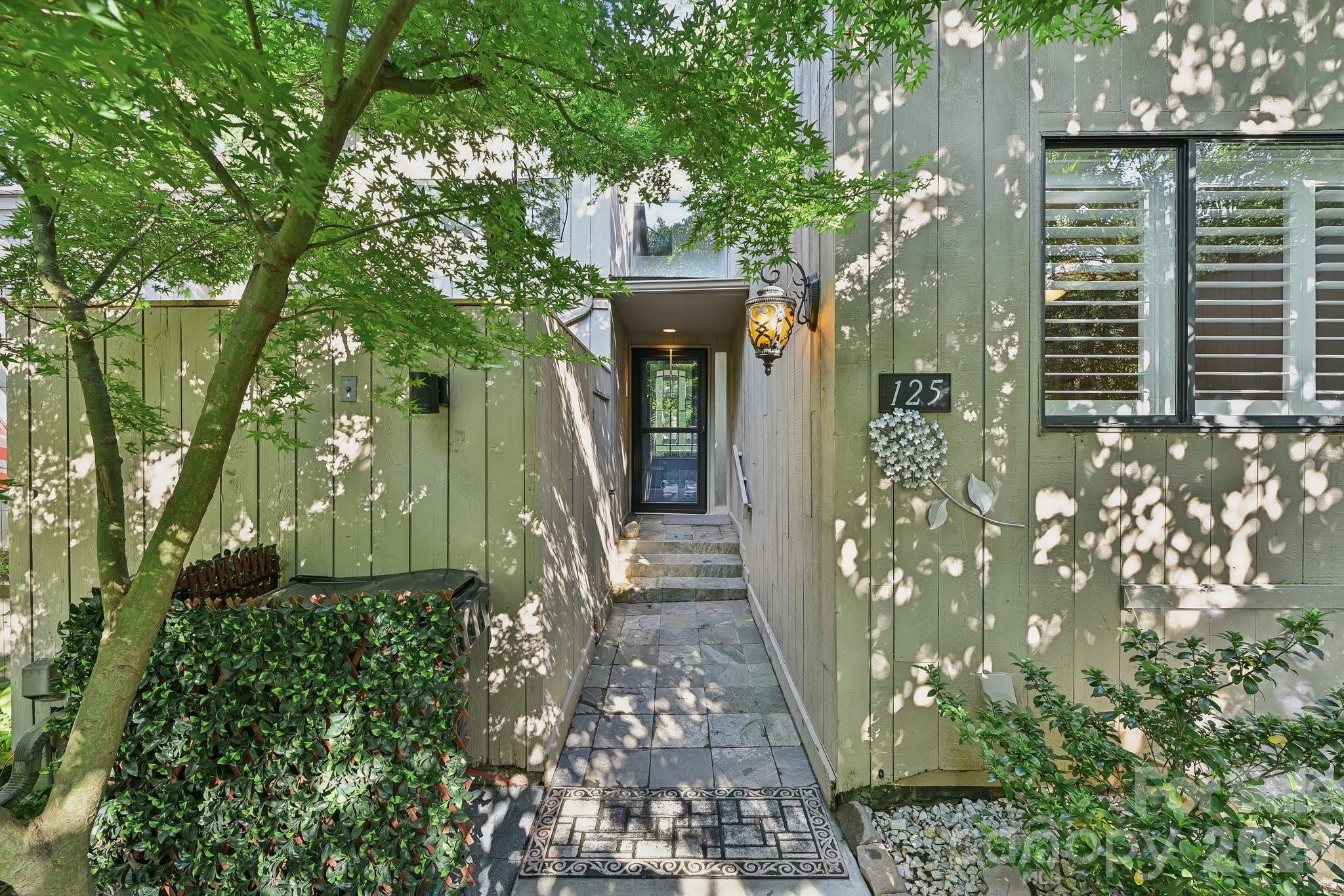 125 Pine Grove Cir, Clover, SC 29710