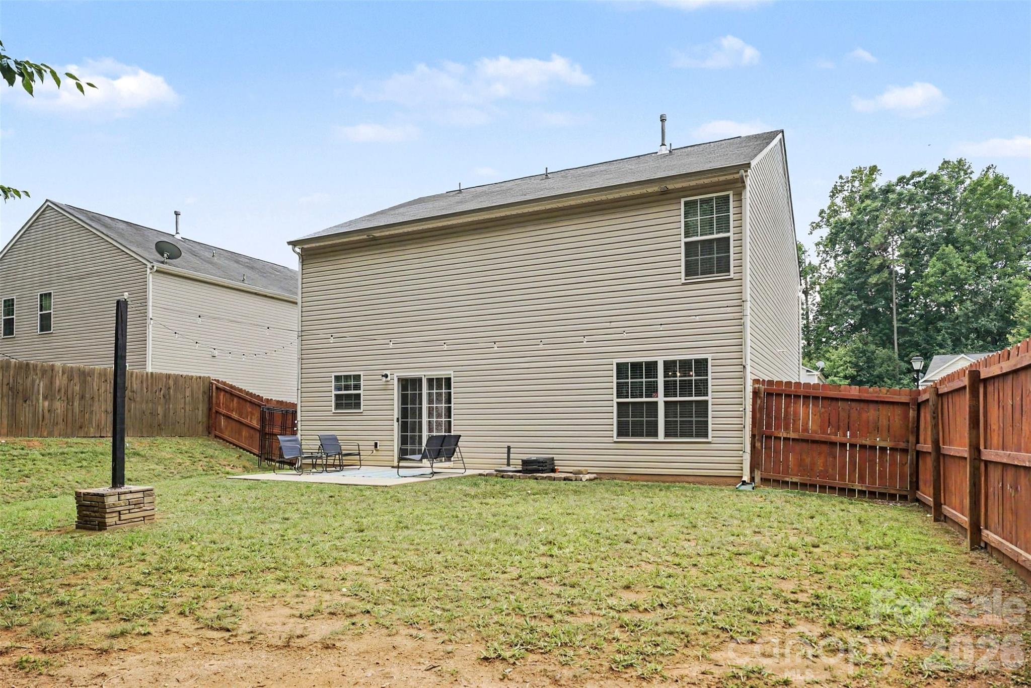 9424 Quilting Bee Ln, Charlotte, NC 28216