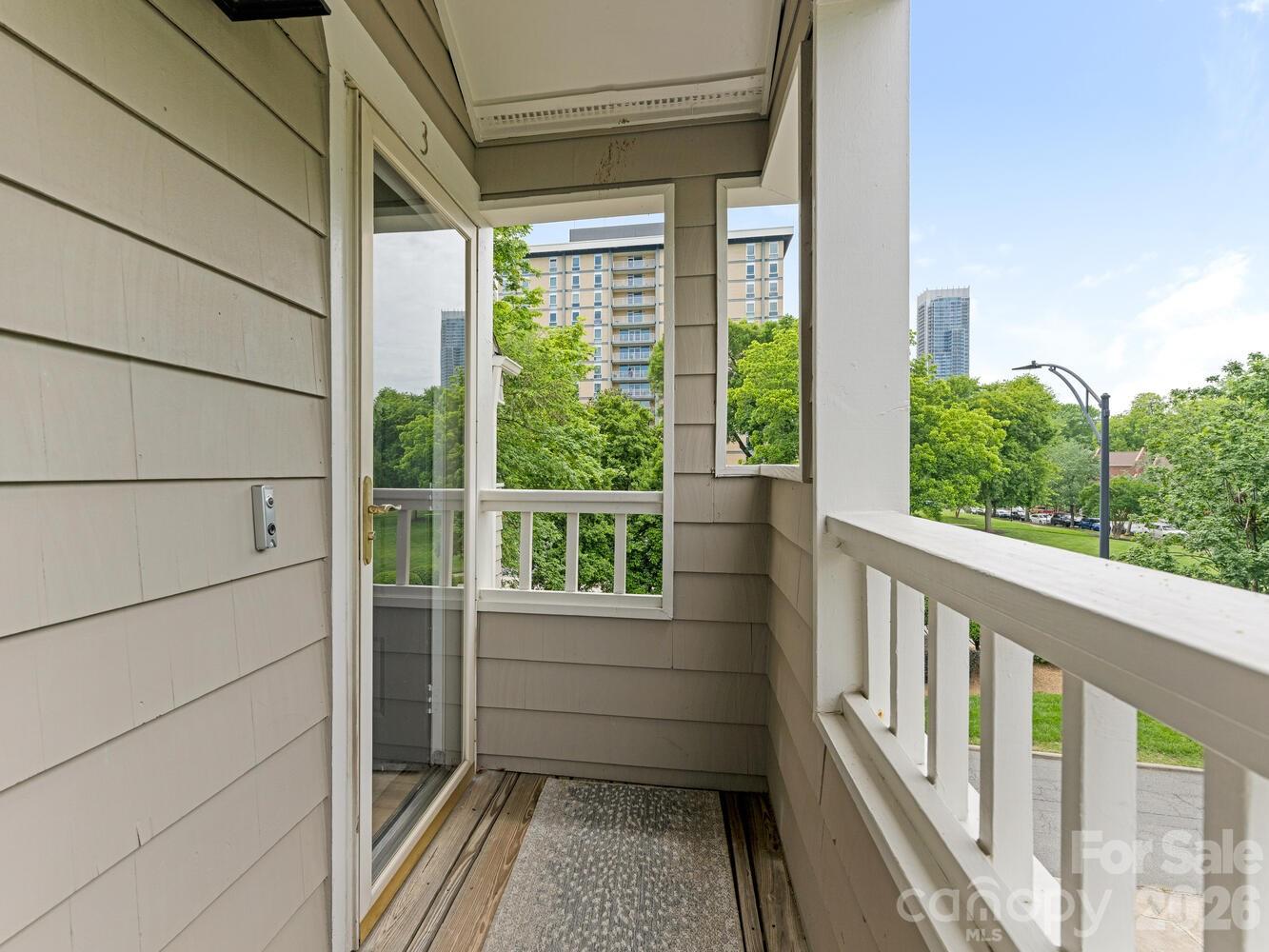 212 W 10th St #3, Charlotte, NC 28202