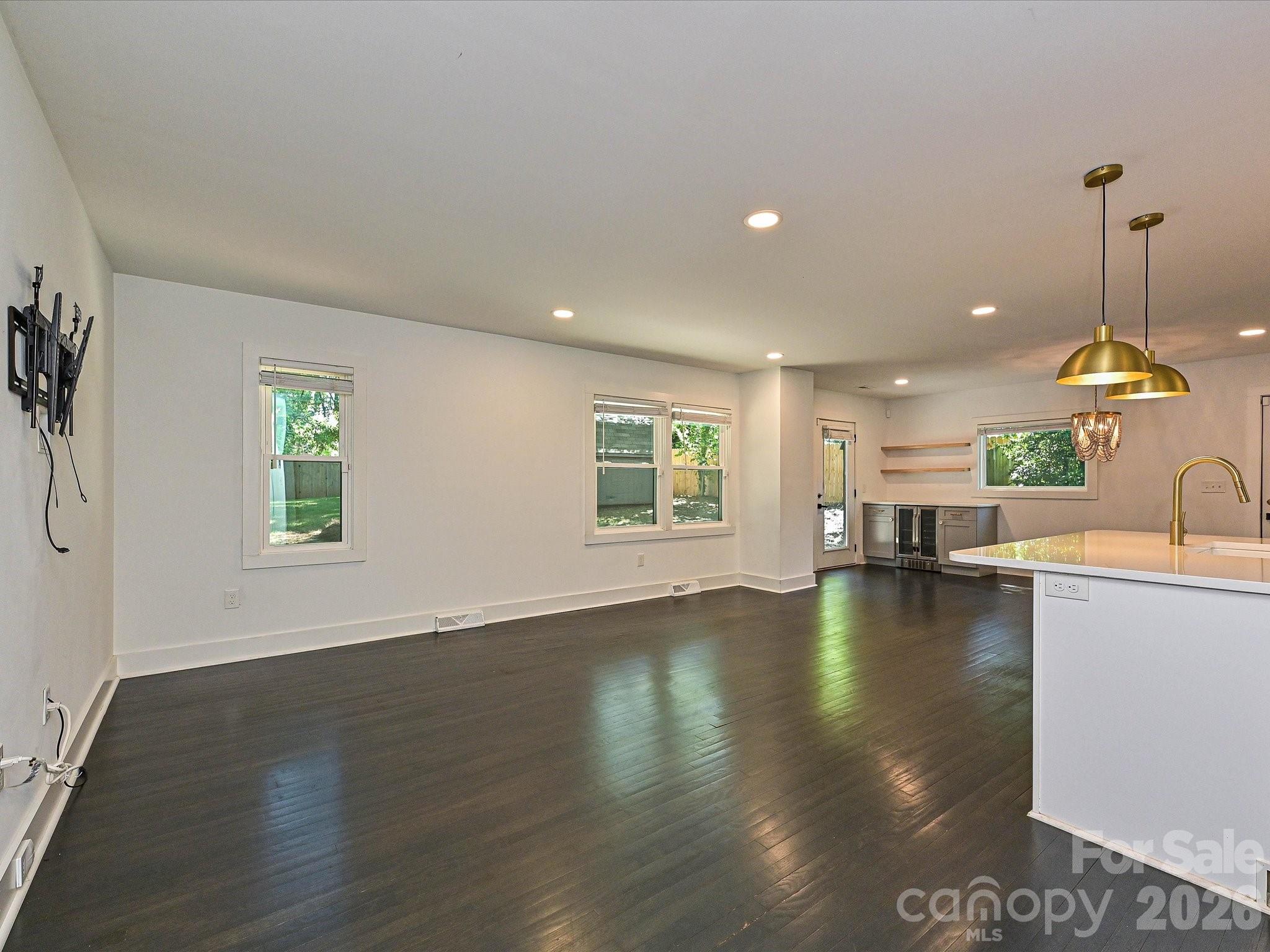 5623 Ruth Dr, Charlotte, NC 28215