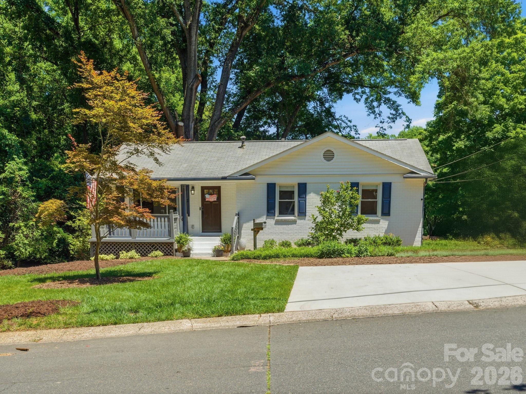 6819 Woodstock Dr, Charlotte, NC 28210
