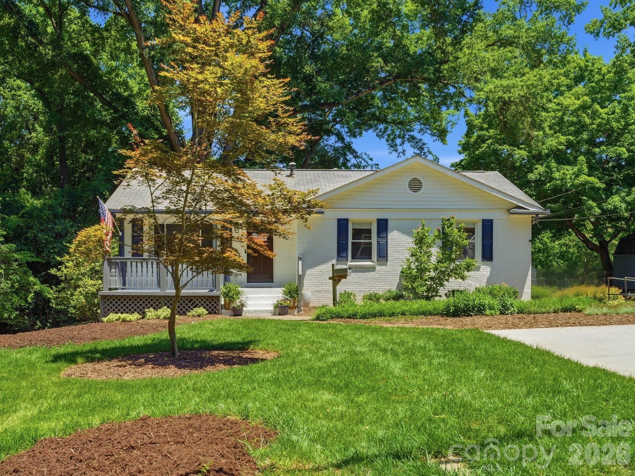 6819 Woodstock Dr, Charlotte, NC 28210