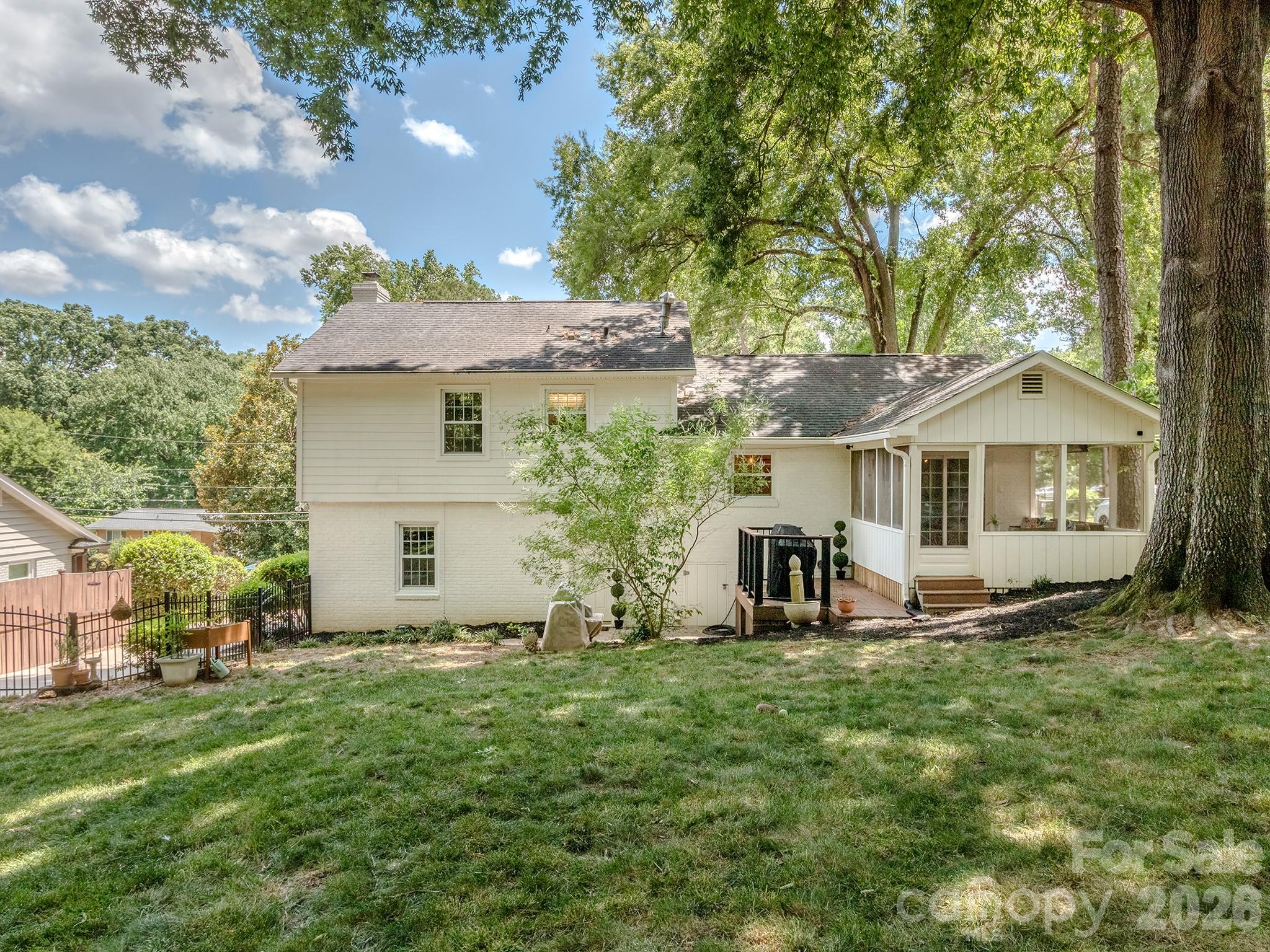 6817 Ronda Ave, Charlotte, NC 28211