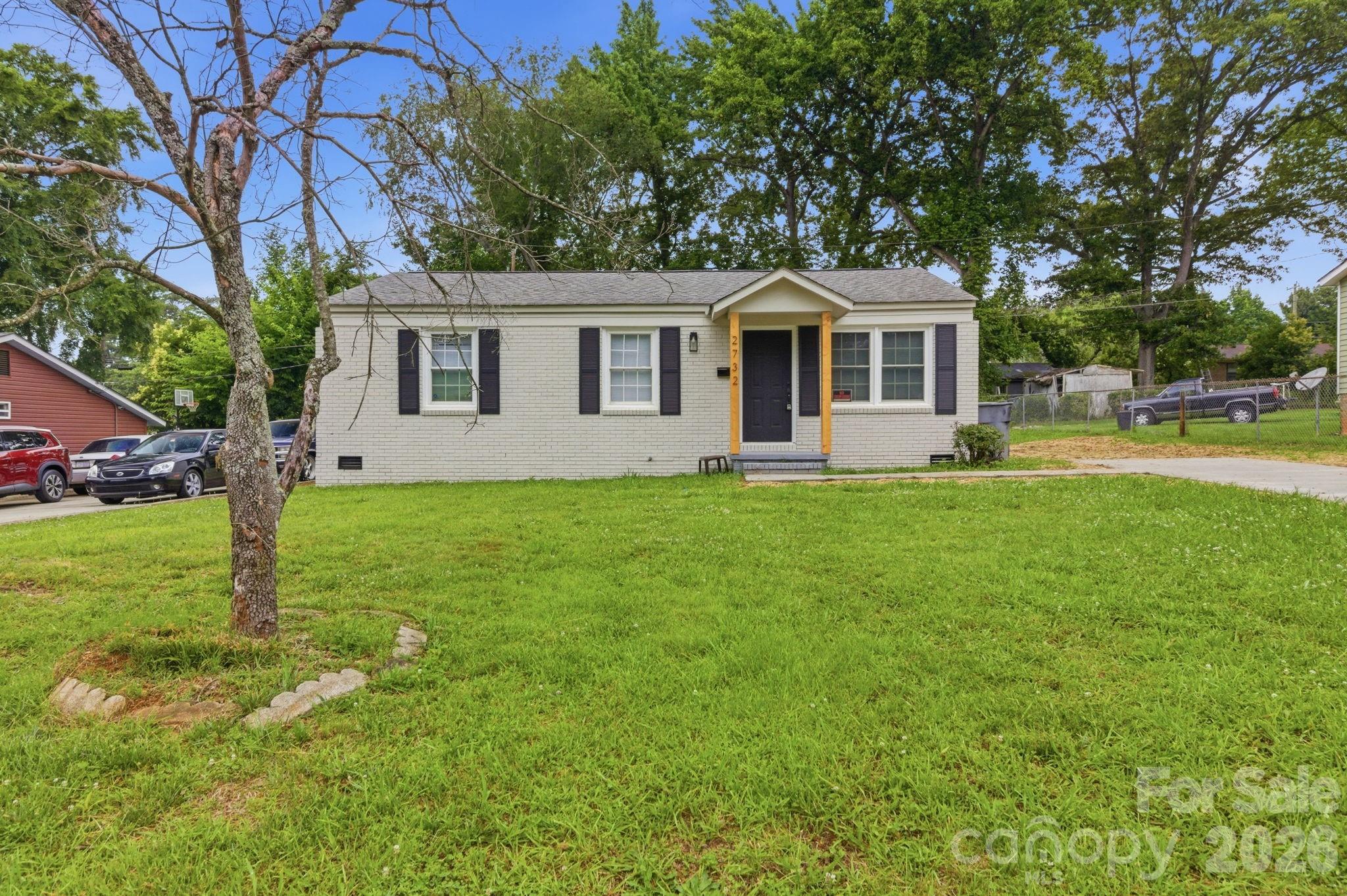 2732 Thornton Rd, Charlotte, NC 28208