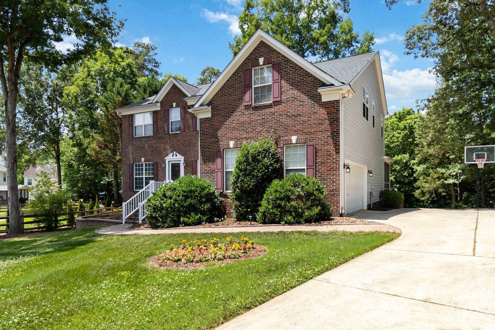 10606 Augustine Hill Ln, Charlotte, NC 28227