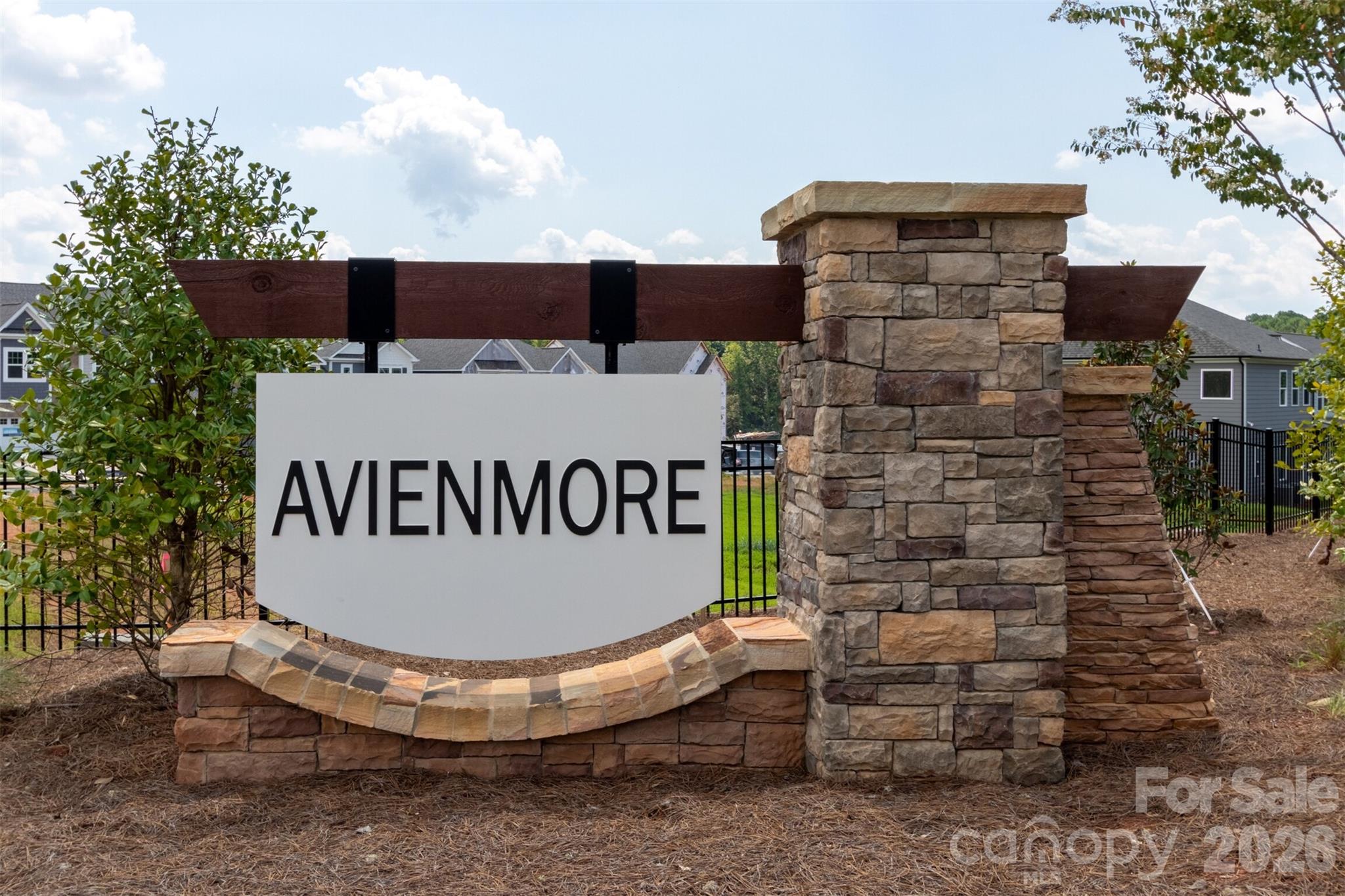 11209 Lochmere Rd, Charlotte, NC 28278