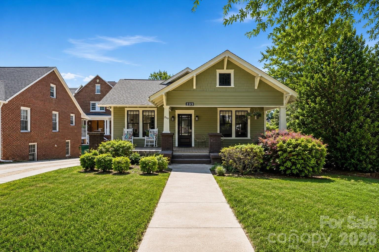 209 Grandin Rd, Charlotte, NC 28208