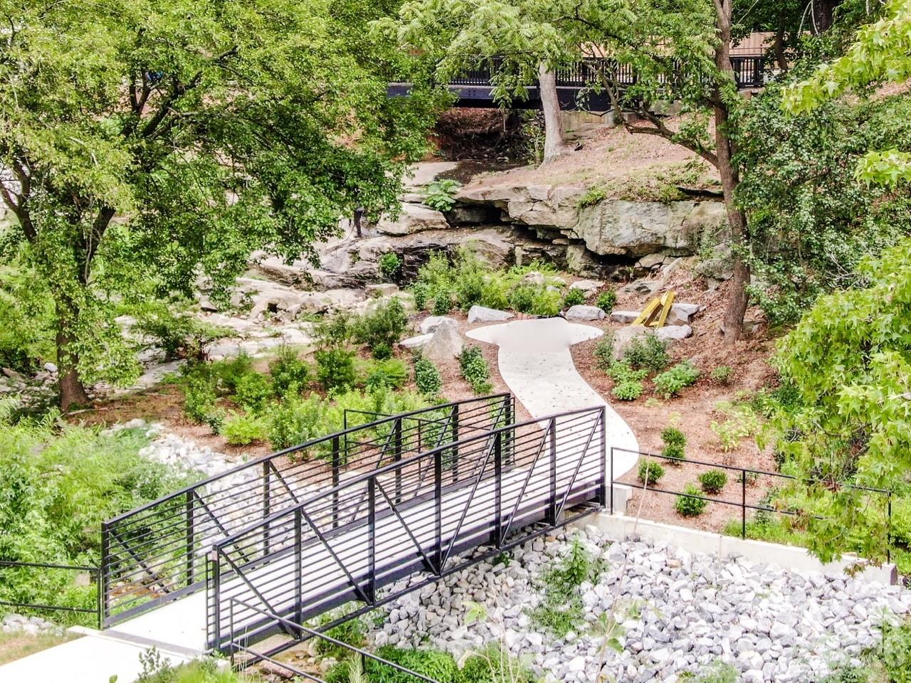 229 E Mcneely Ave, Mooresville, NC 28115