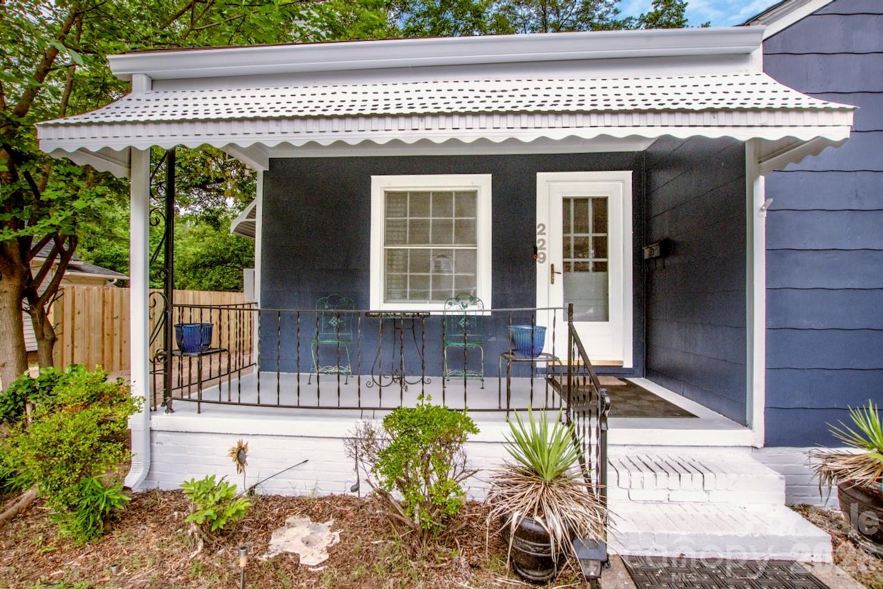 229 E Mcneely Ave, Mooresville, NC 28115