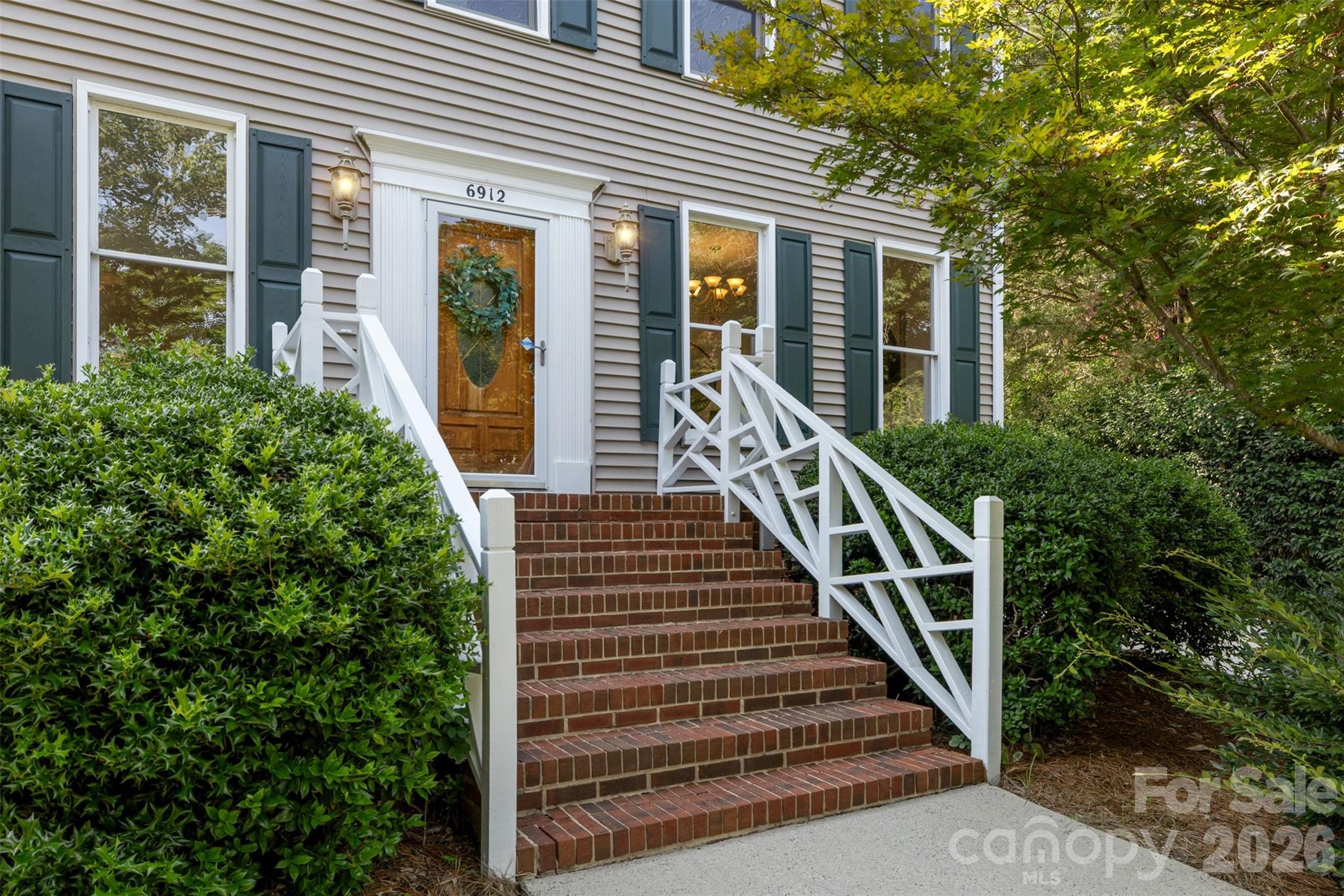 6912 Foxglove Dr, Charlotte, NC 28226
