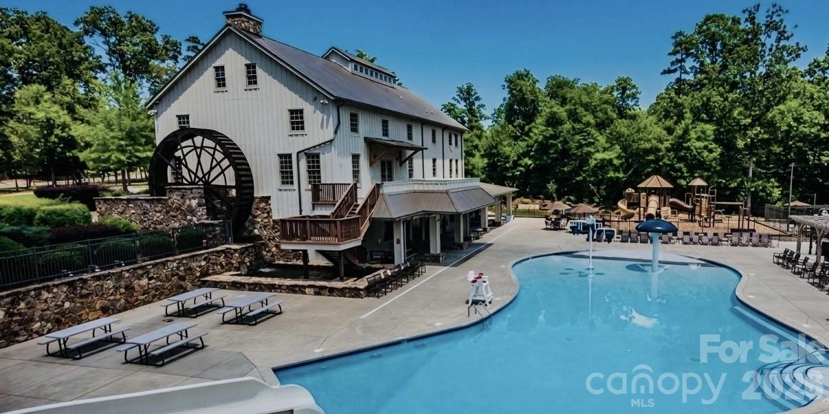 2147 Ashley River Rd, Waxhaw, NC 28173