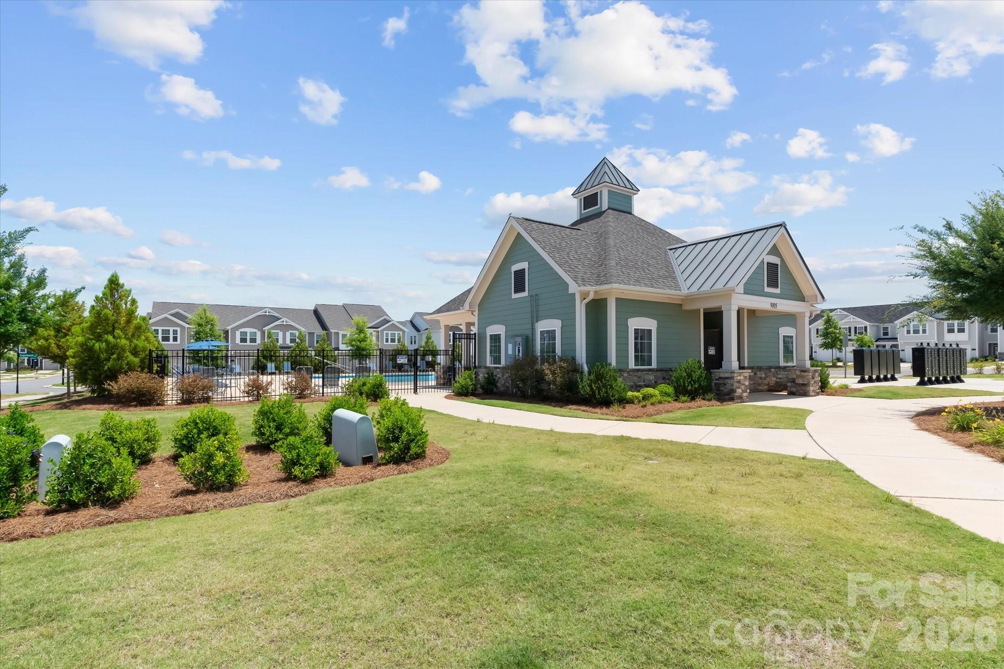 8122 Downy Oak Ln, Charlotte, NC 28269