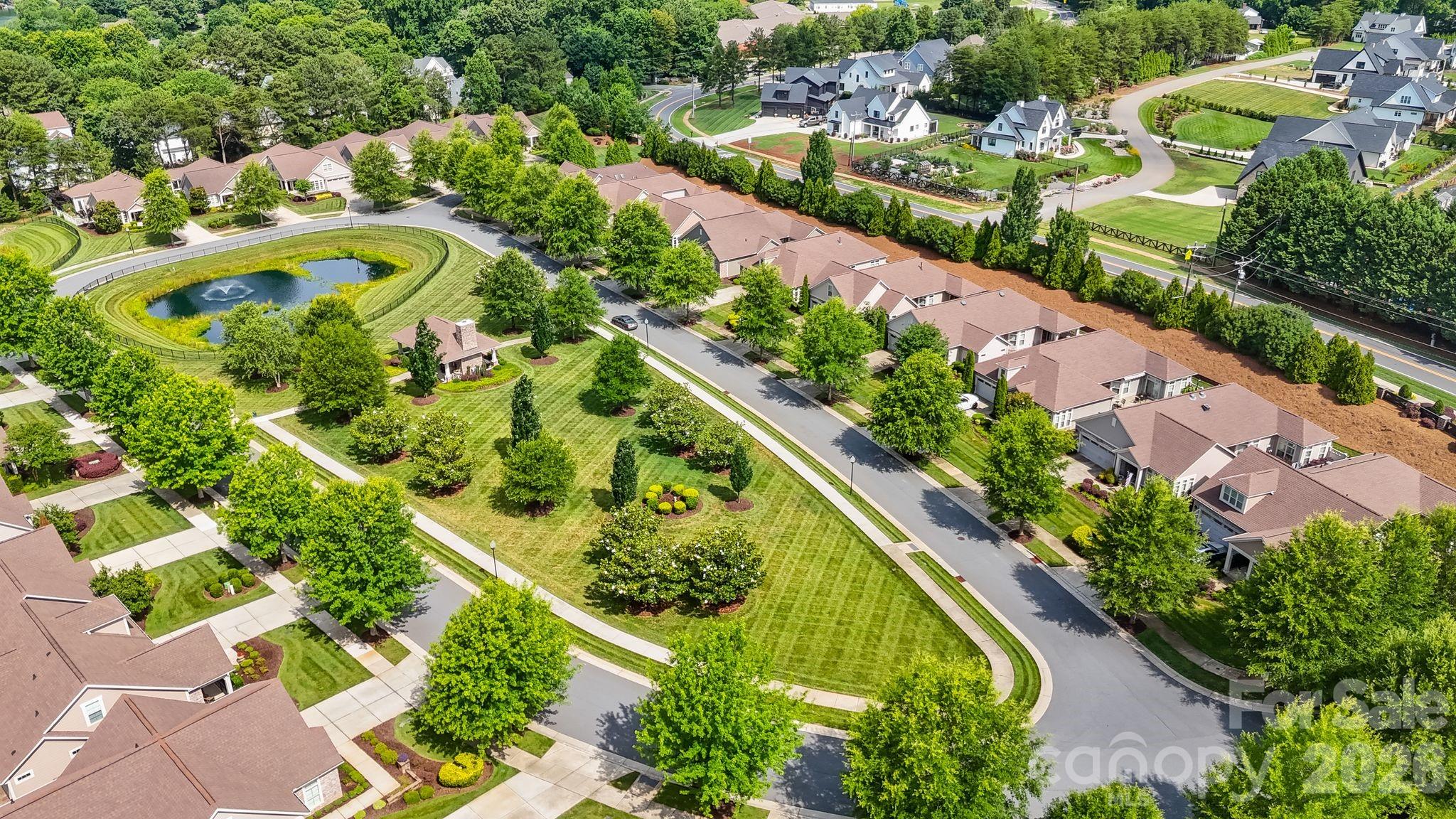 159 Brawley Point Cir, Mooresville, NC 28117