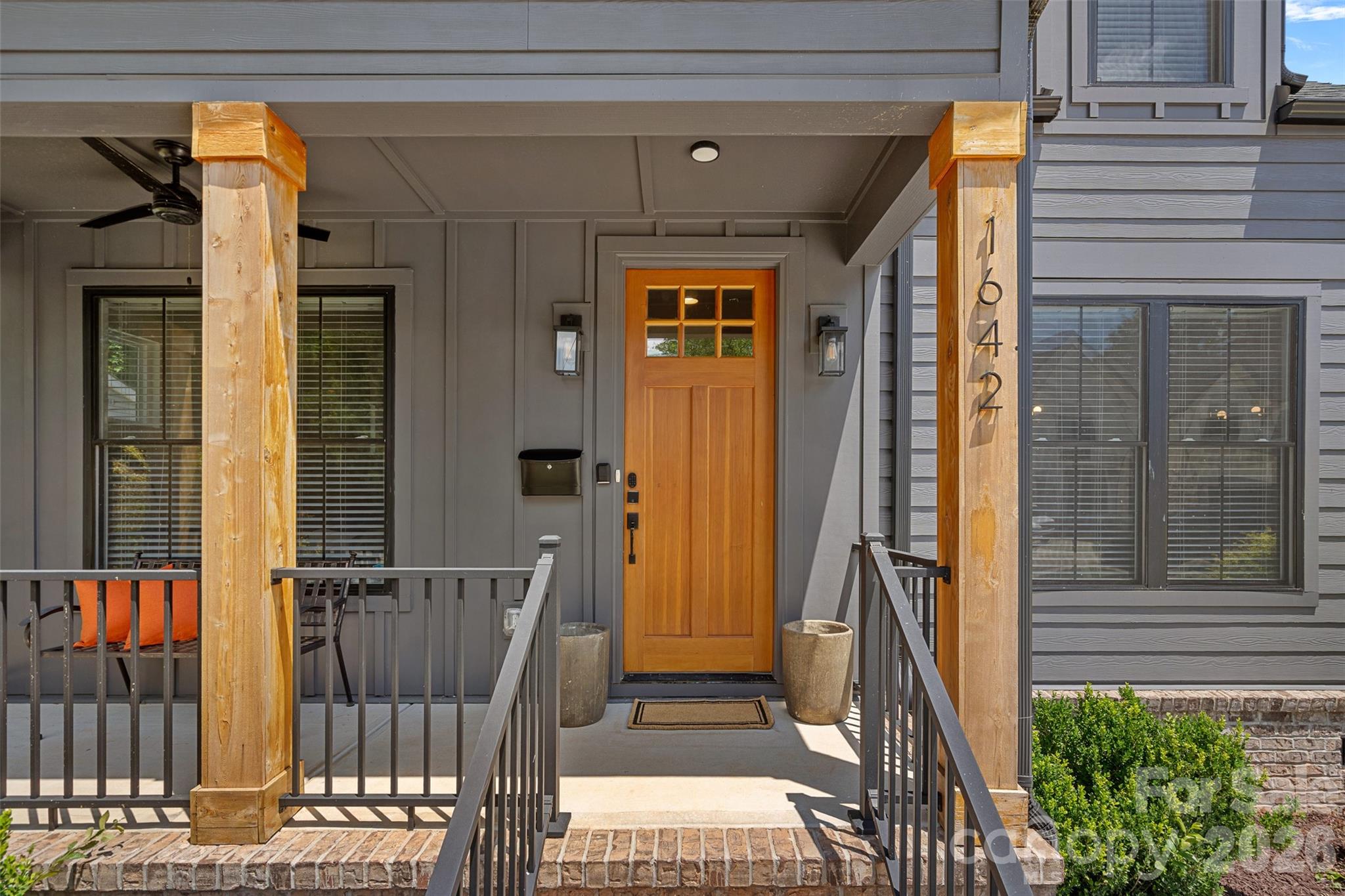 1642 Longfellow St, Charlotte, NC 28205