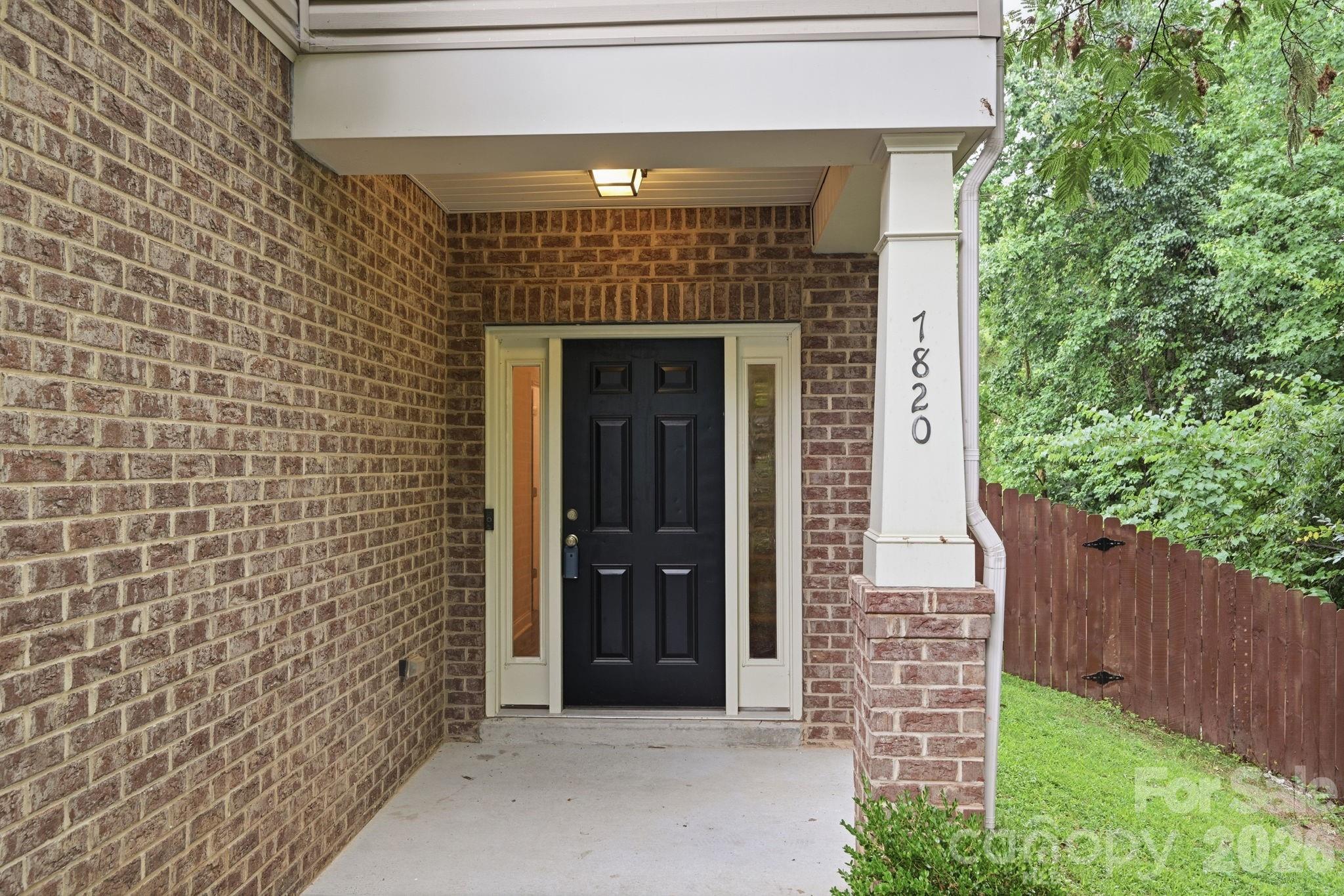 7820 Rockland Dr, Charlotte, NC 28213