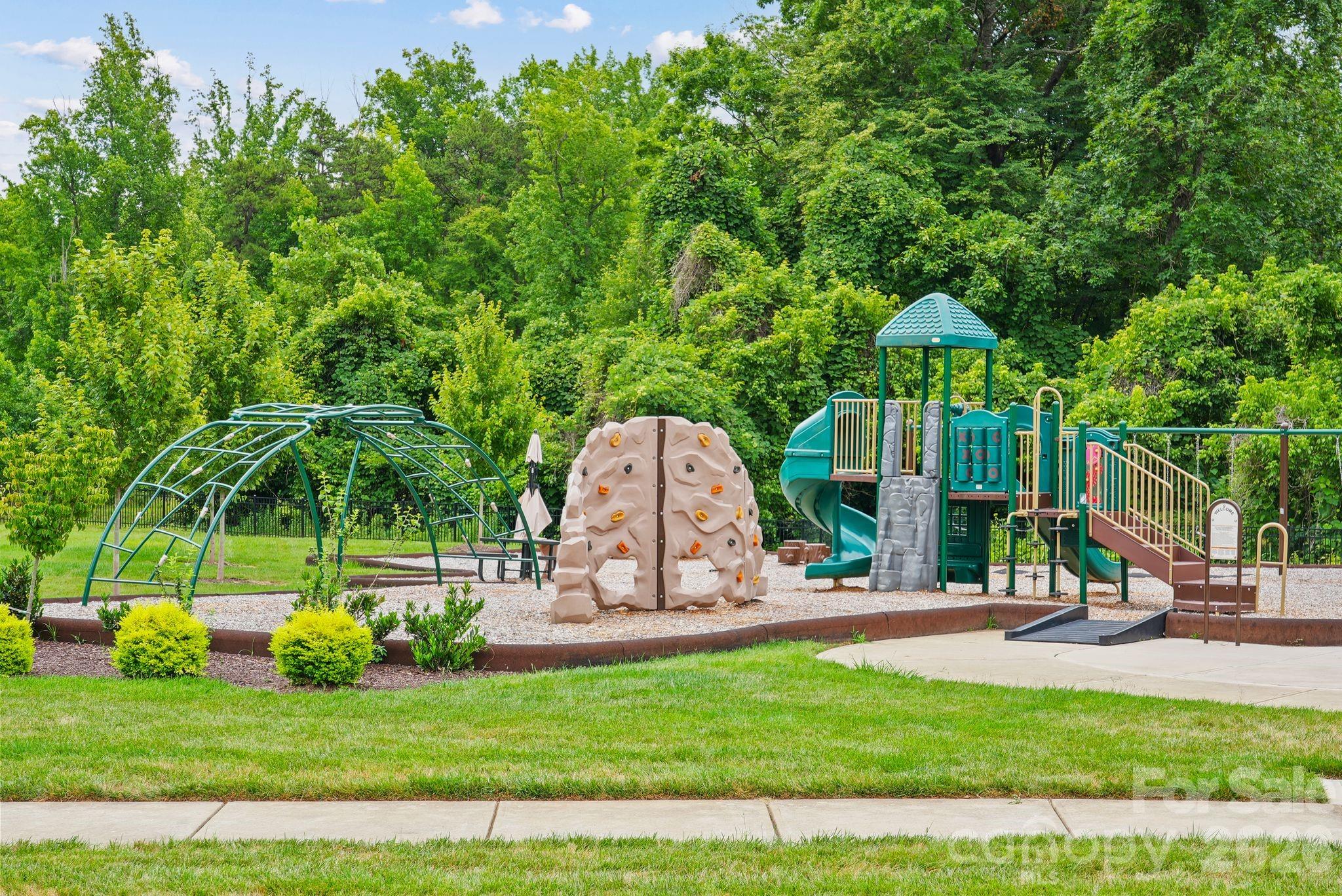 13823 Lawther Rd, Huntersville, NC 28078