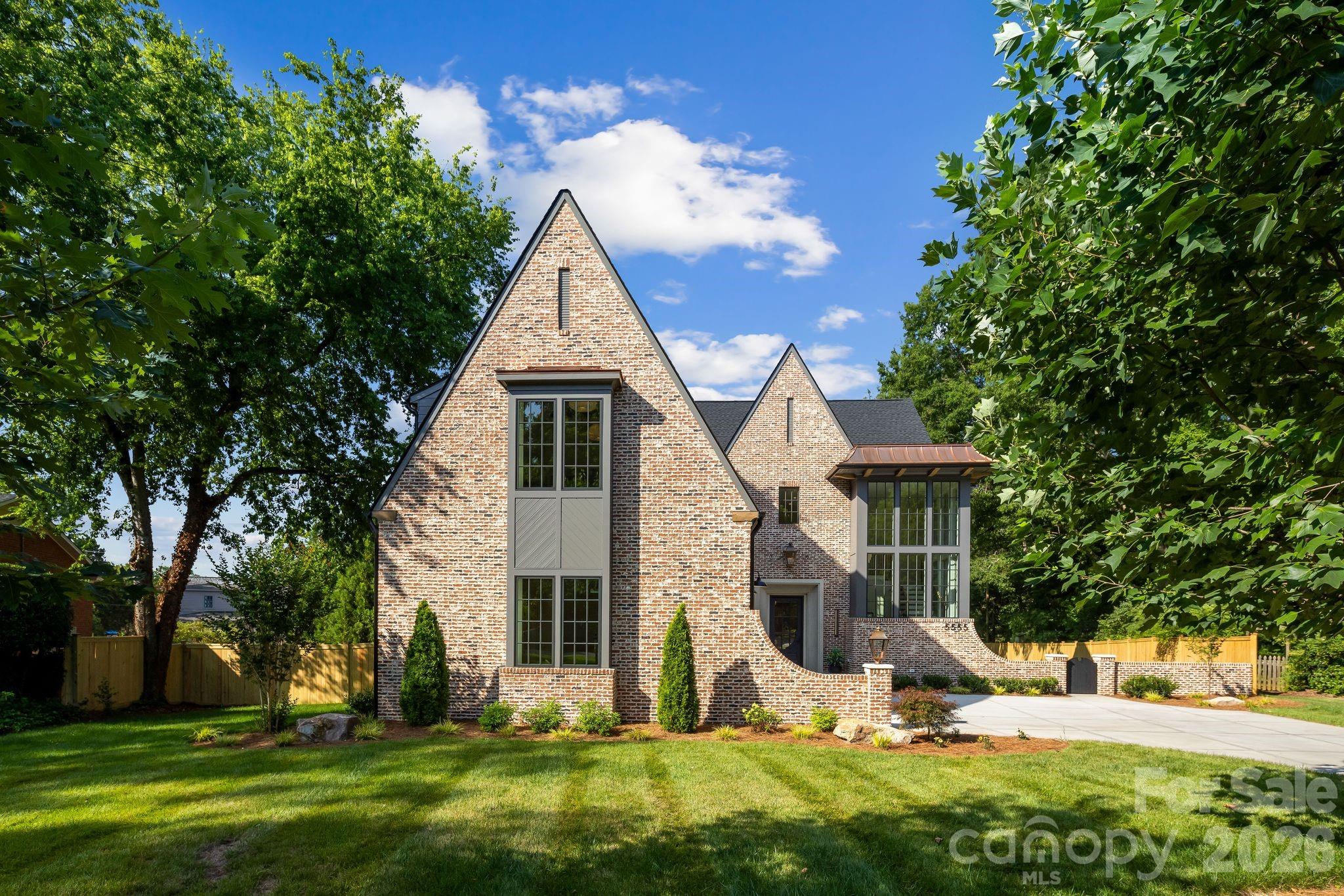 5555 Lansing Dr, Charlotte, NC 28270