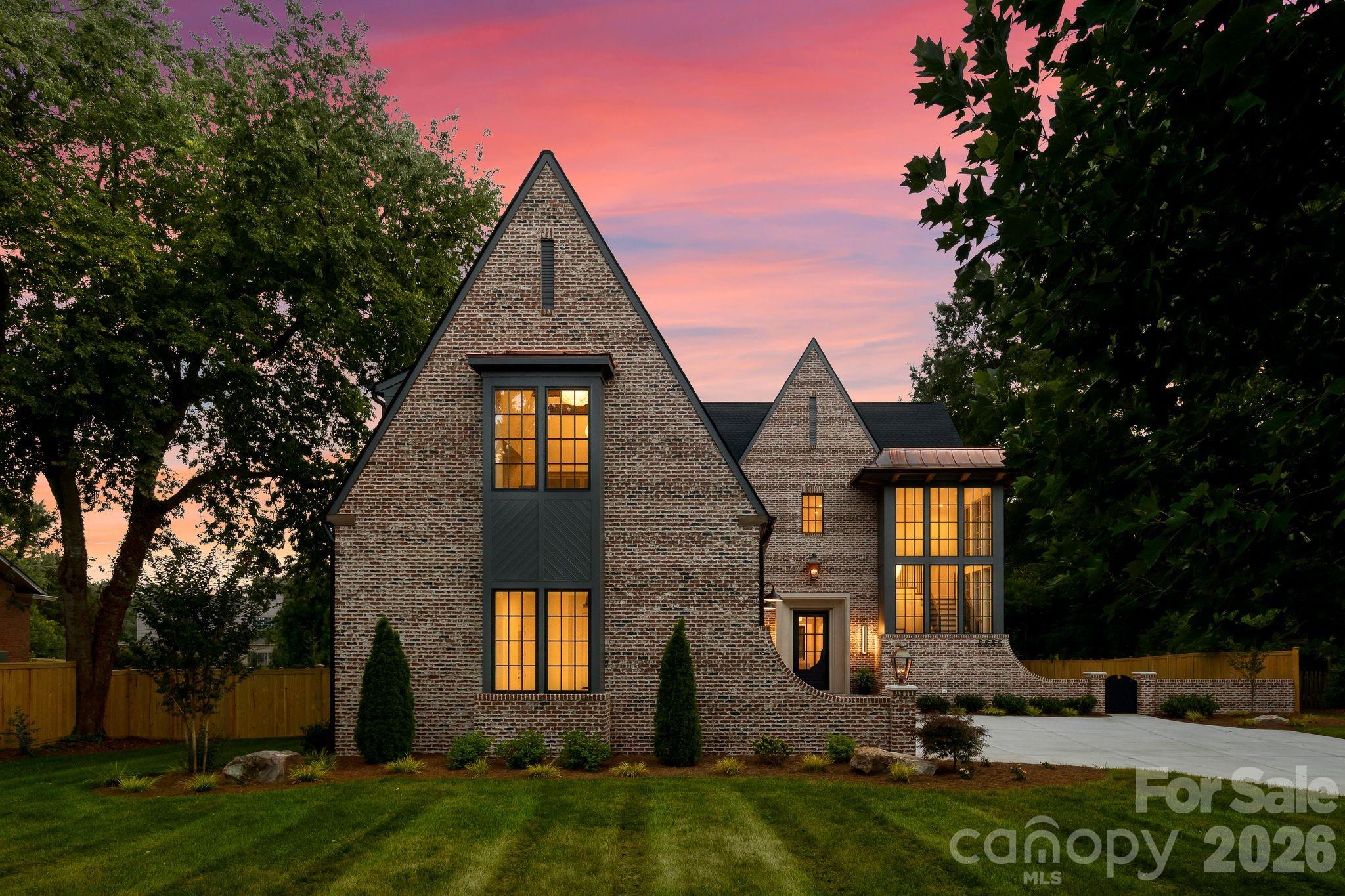 5555 Lansing Dr, Charlotte, NC 28270