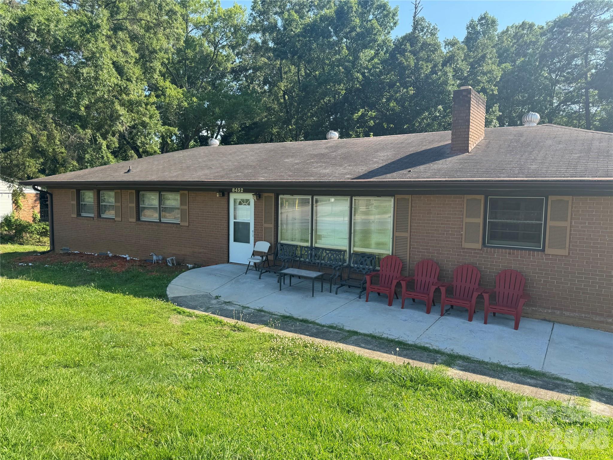 8432 Idlewild Rd, Charlotte, NC 28227