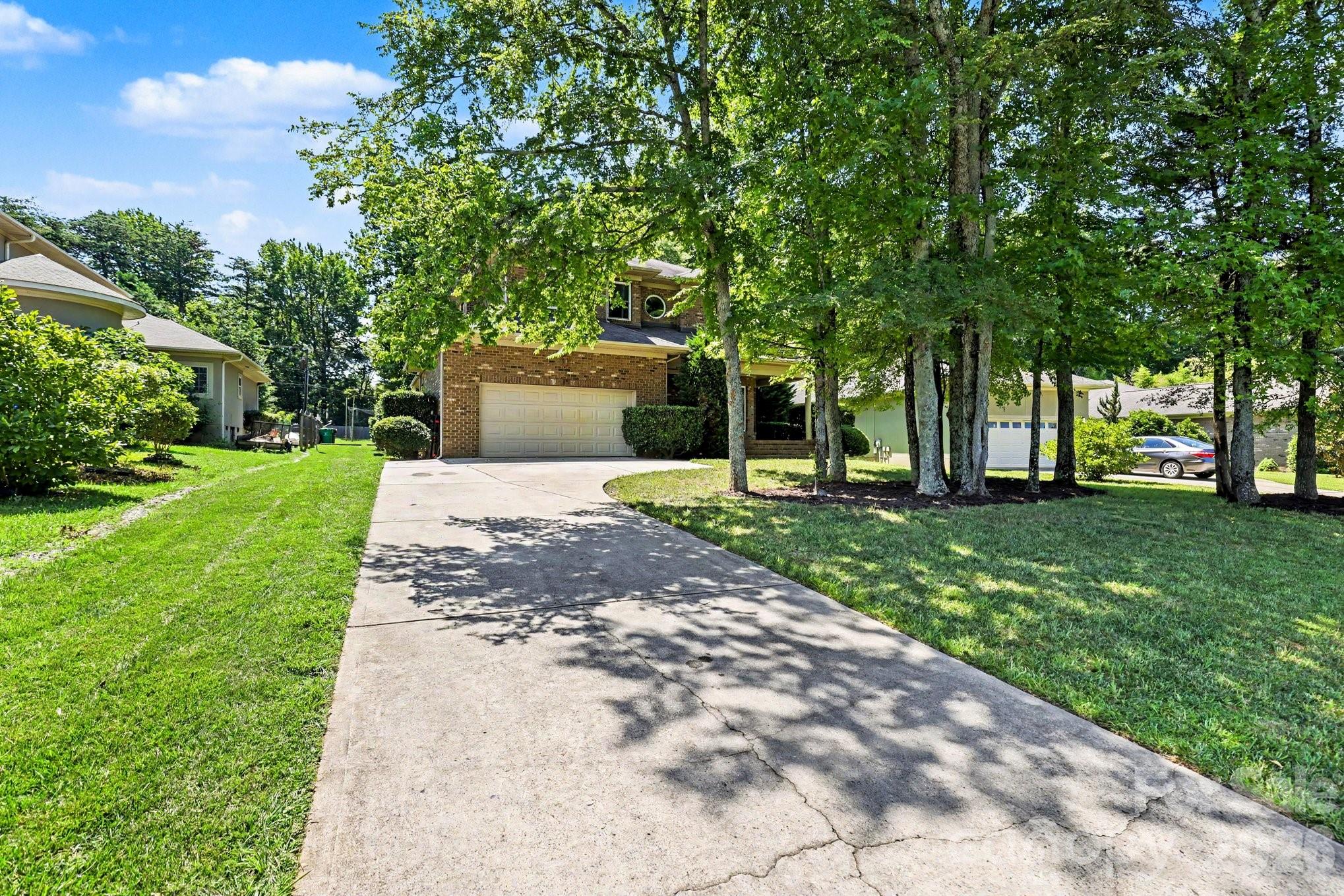10130 Fairlea Dr, Charlotte, NC 28269