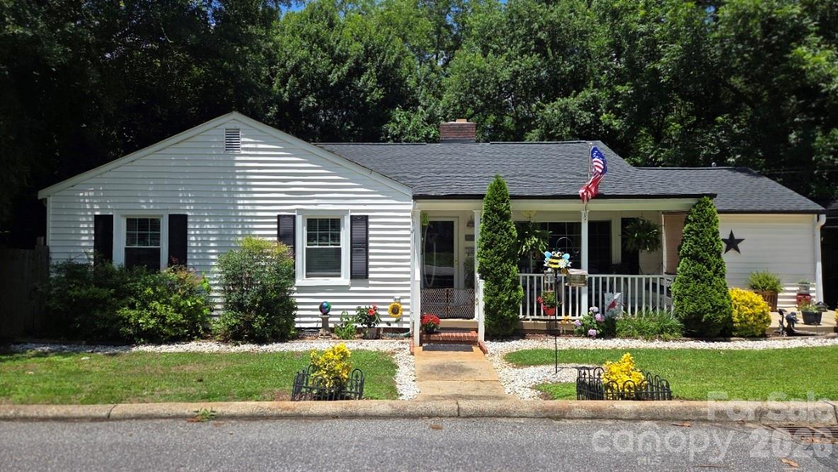 809 Alexander St, Lincolnton, NC 28092