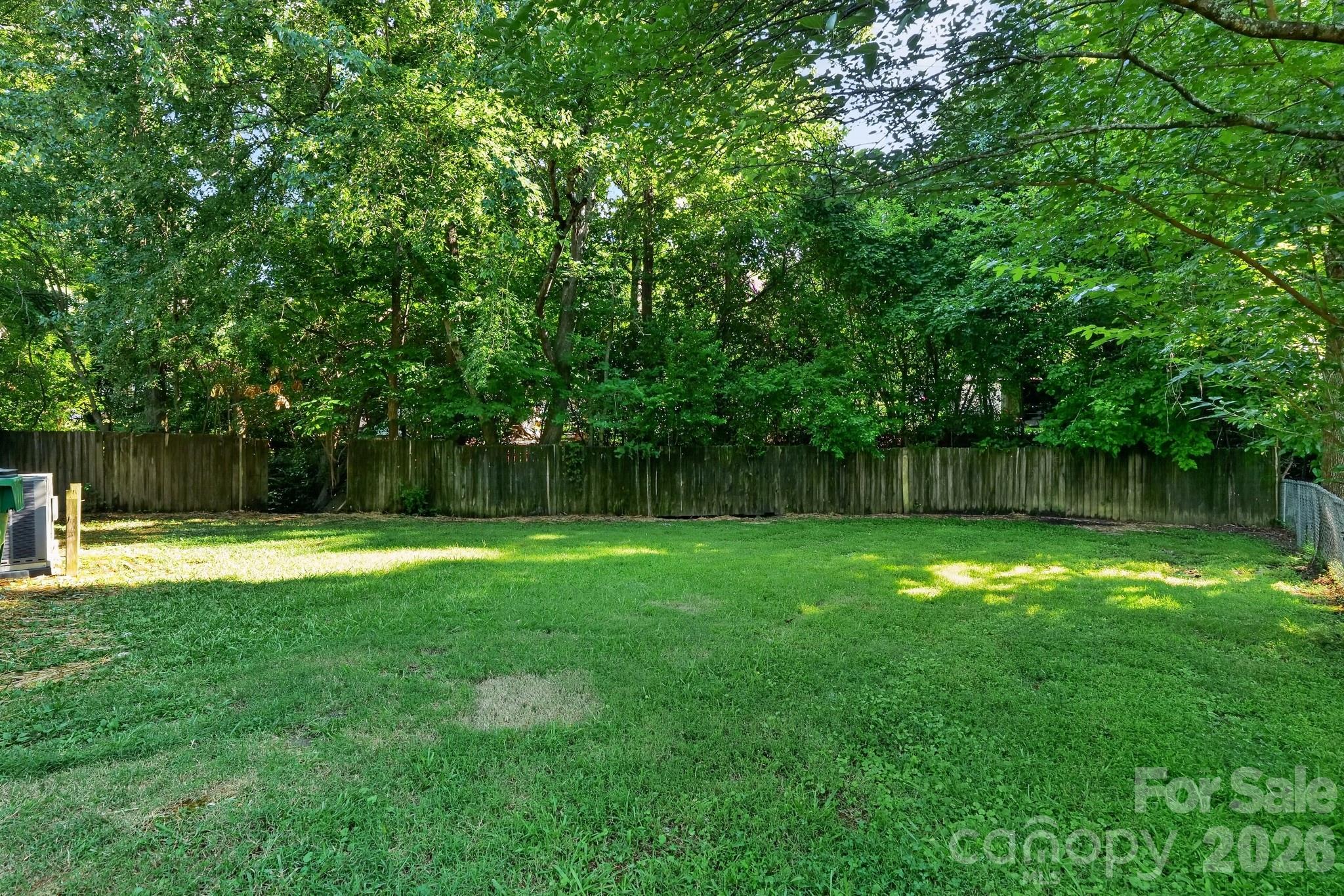 6820 Barrington Dr, Charlotte, NC 28215