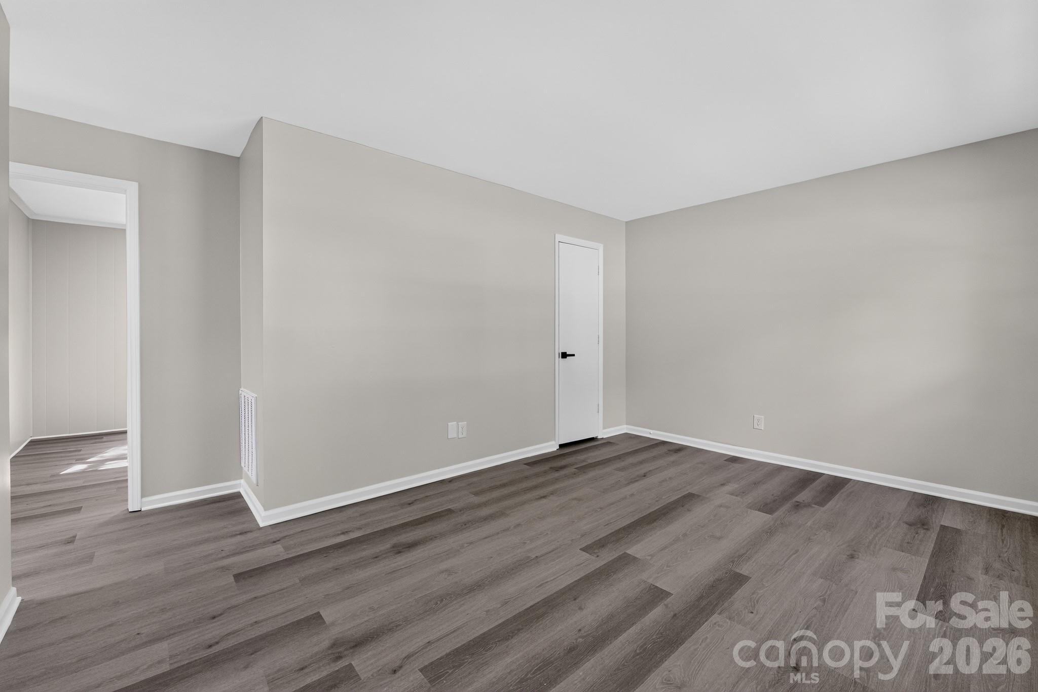 6820 Barrington Dr, Charlotte, NC 28215