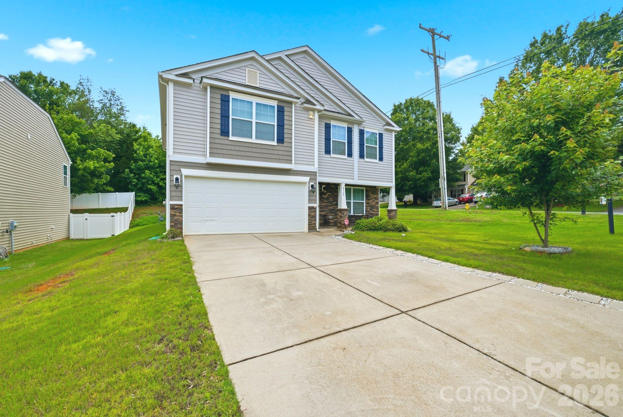 8502 Mansell Ct, Charlotte, NC 28215