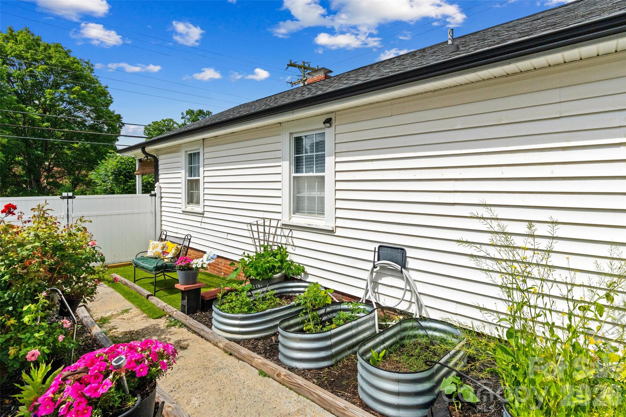 714 Pine St, Kannapolis, NC 28081