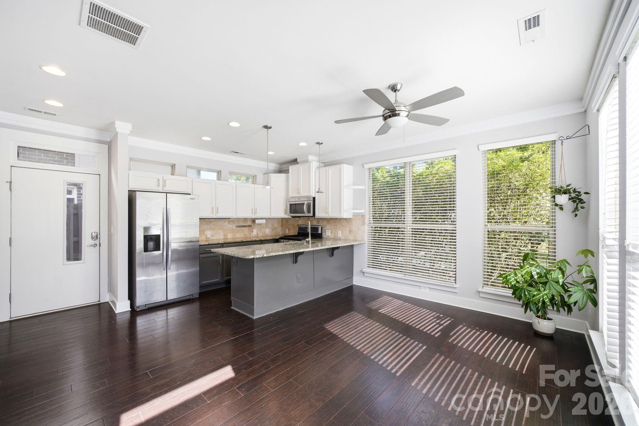923 Warren Burgess Ln, Charlotte, NC 28205