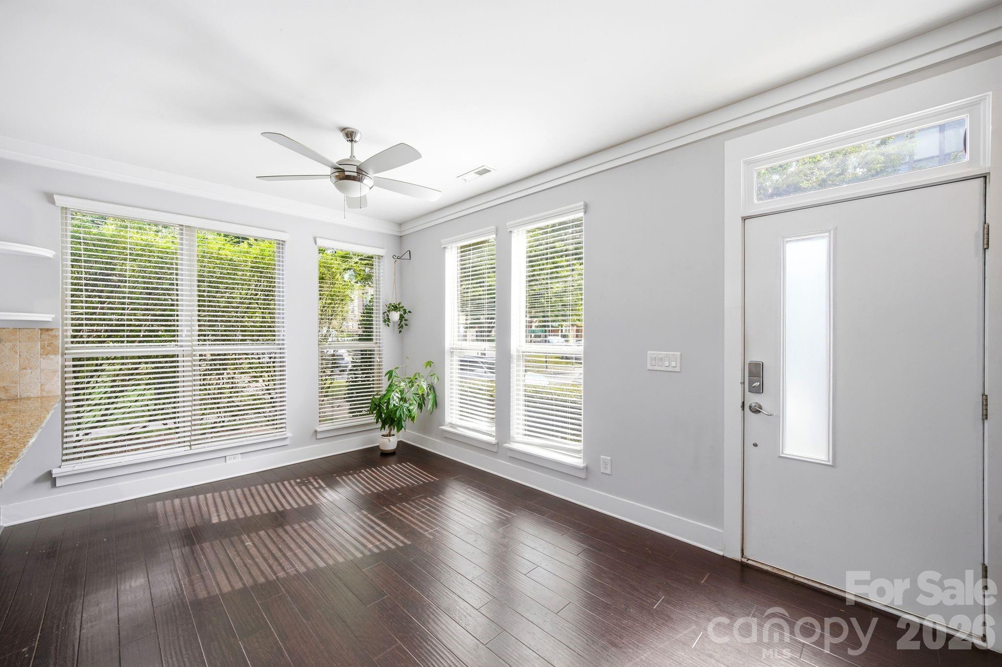 923 Warren Burgess Ln, Charlotte, NC 28205
