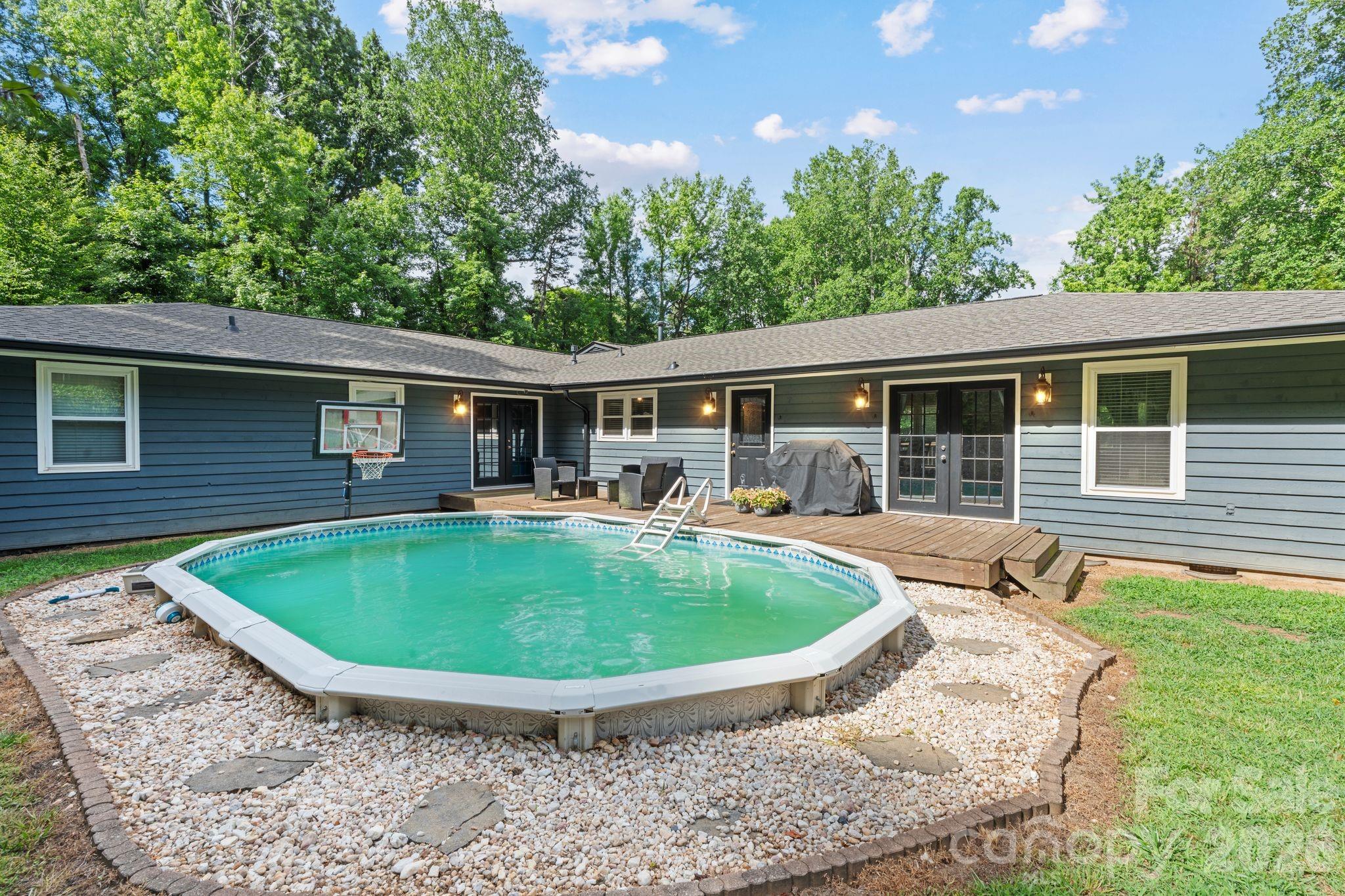 2913 Old Stage Rd, Gastonia, NC 28052